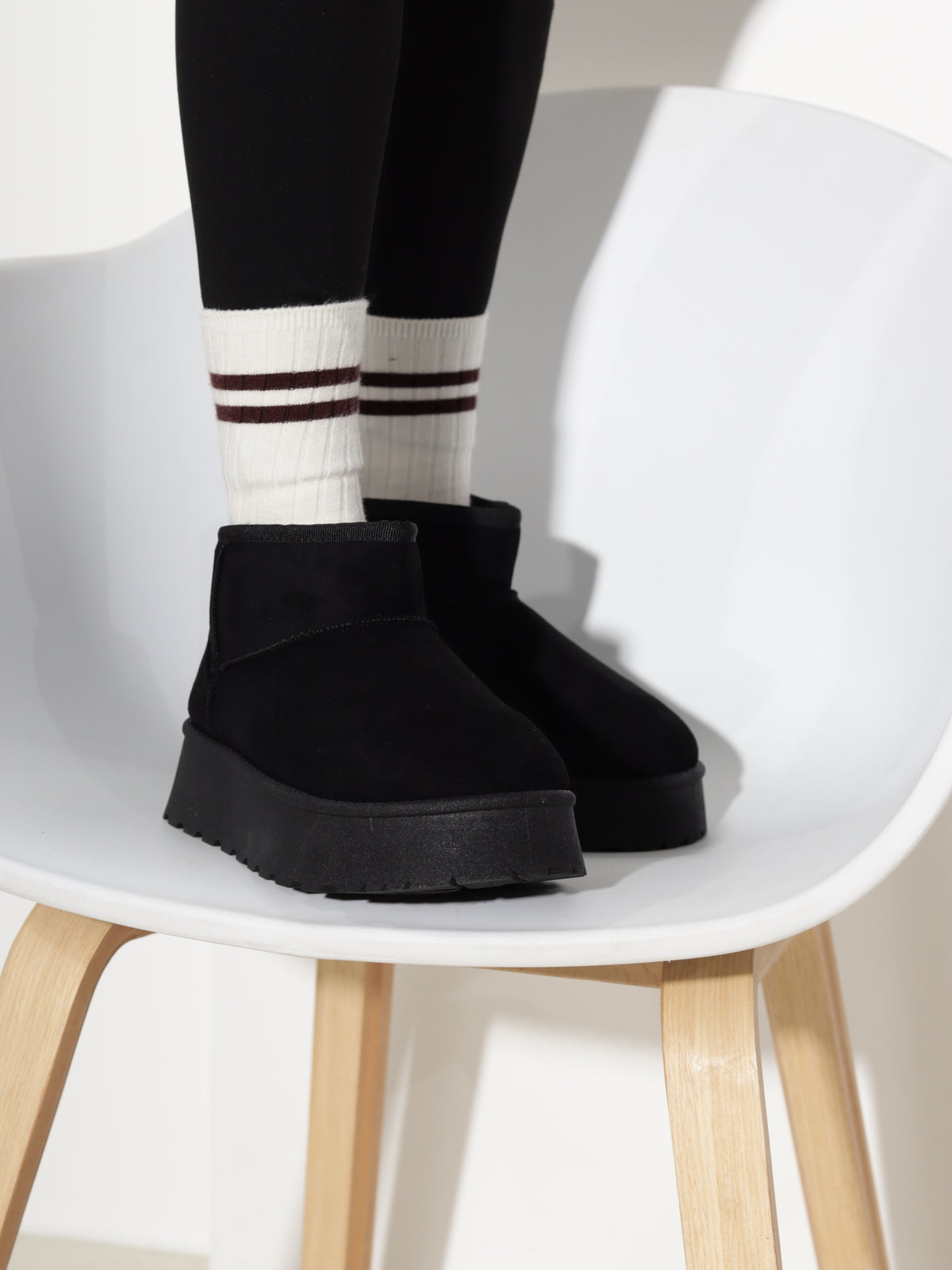 Melni, mākslīgās zamšādas zābaki, 'UGG' stilā - 21209