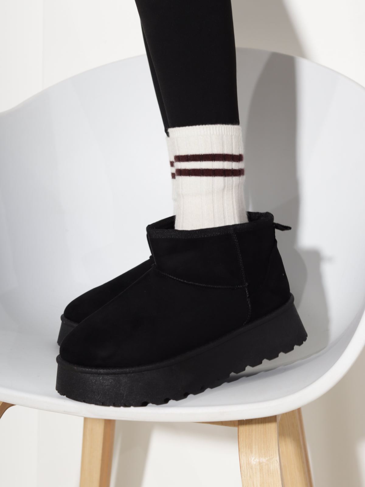 Melni, mākslīgās zamšādas zābaki, 'UGG' stilā - 21209