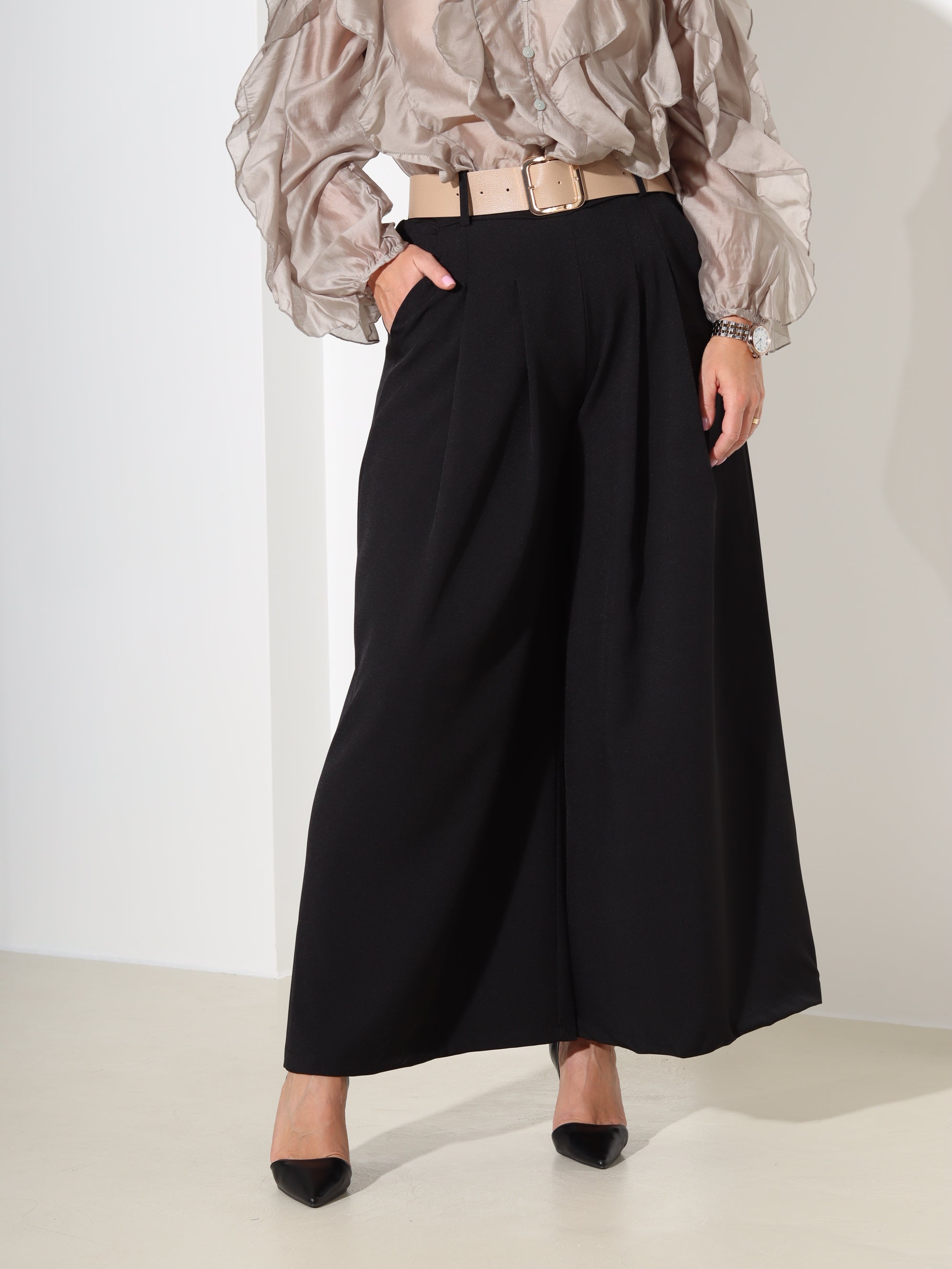 Melnas klassikalised püksid pruuniu platu jostu - 18289