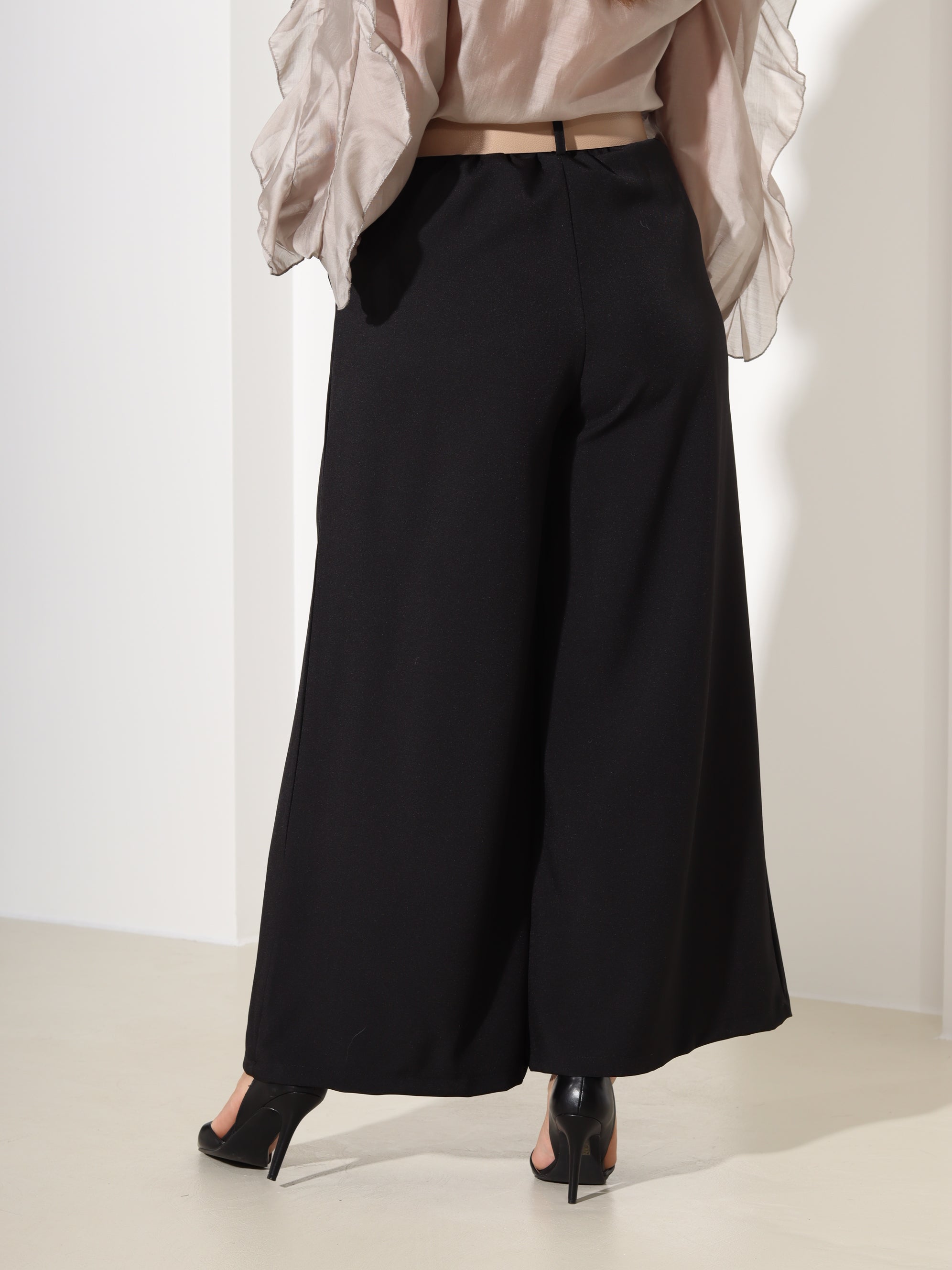 Melnas klassikalised püksid pruuniu platu jostu - 18289