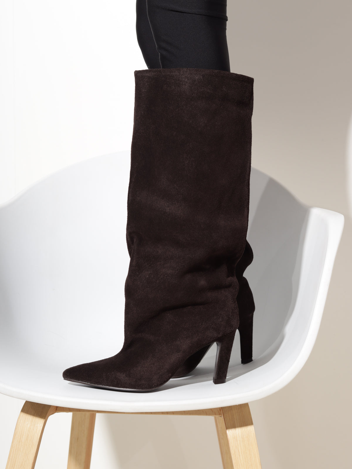 Brūni zamšādas zābaki "Luxe Suede Pointed "- 20953