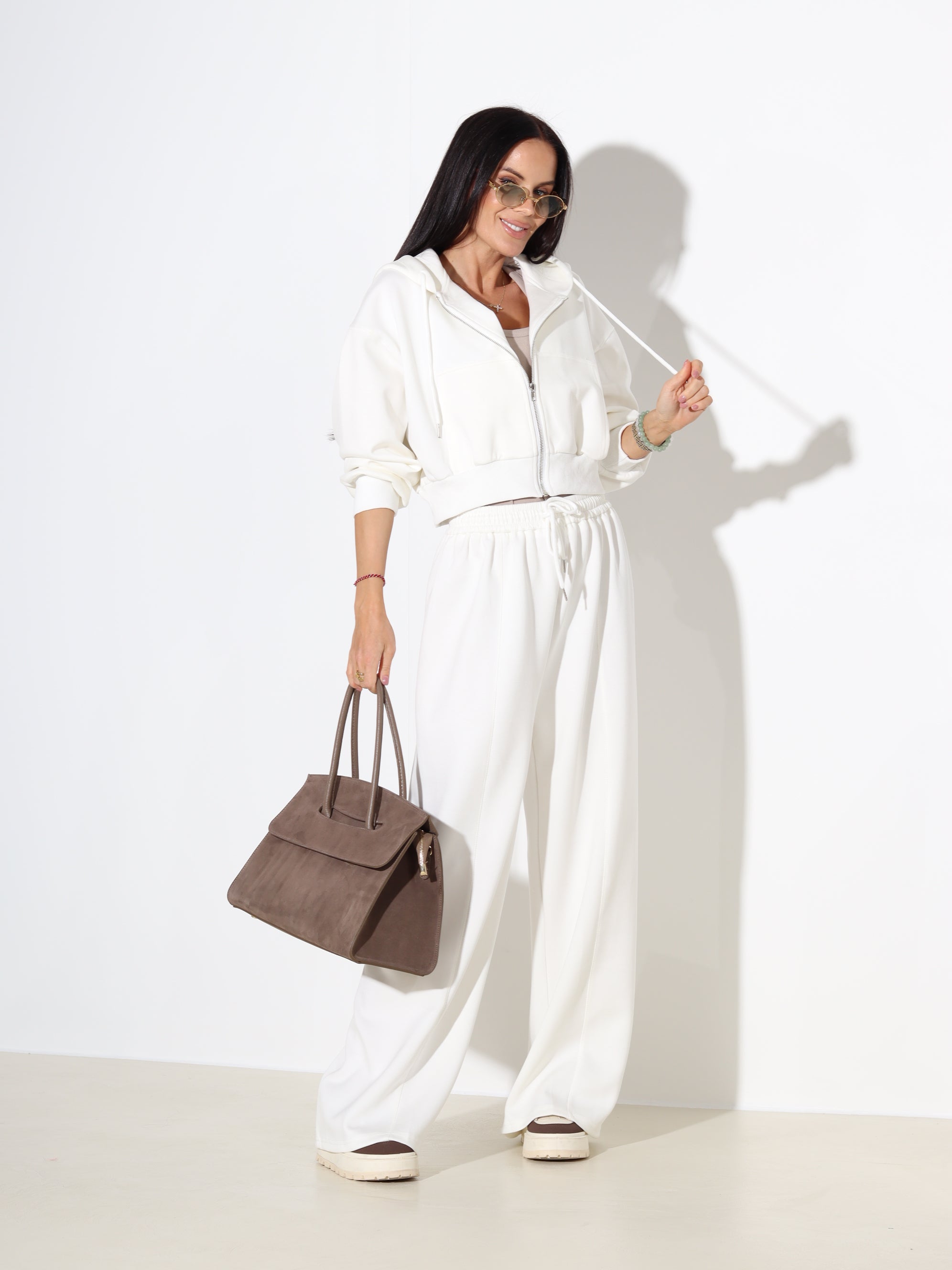 Balts 2daļīgs komplekts, sportiska stila - 18061