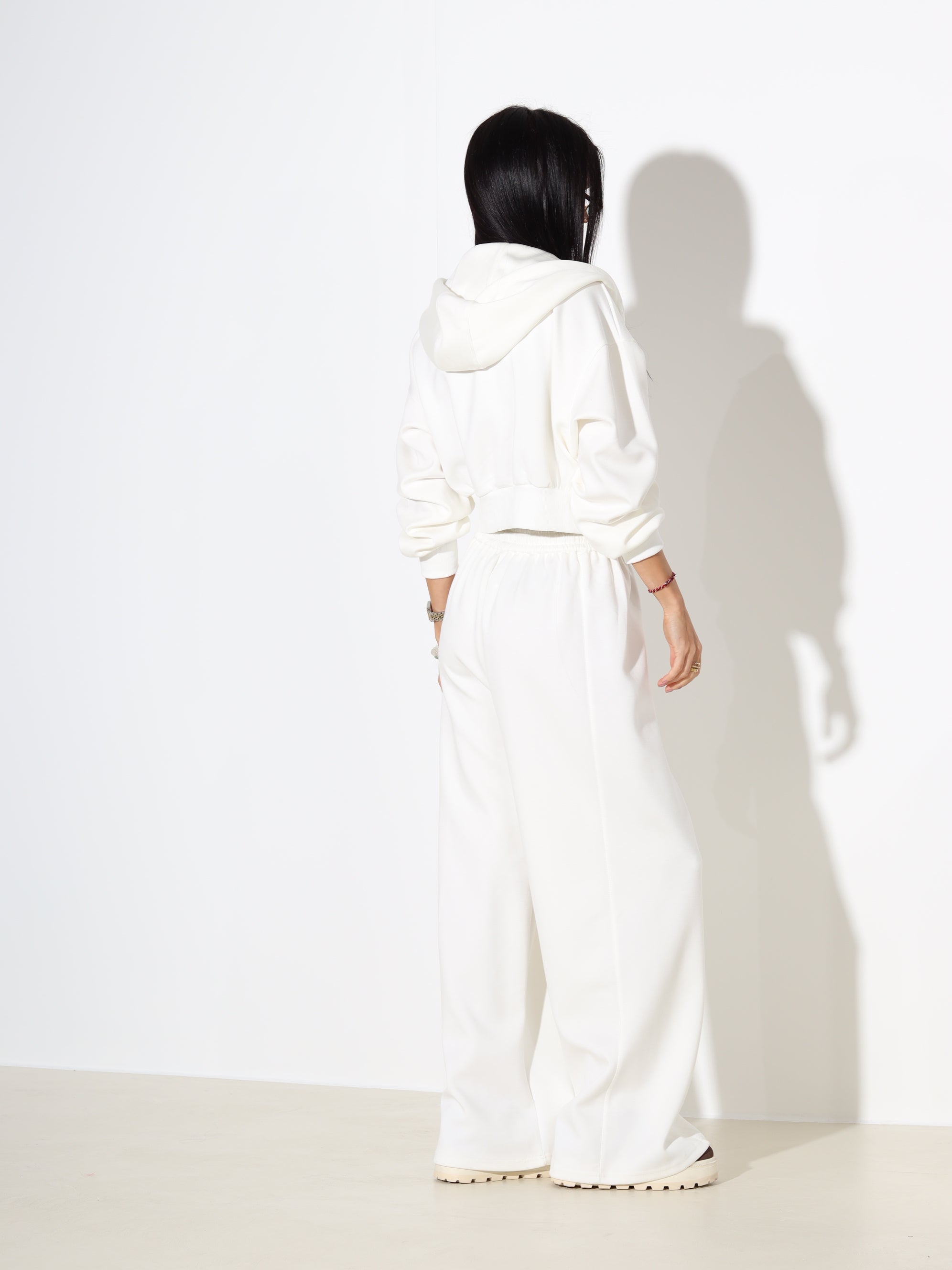 Balts 2daļīgs komplekts, sportiska stila - 18061