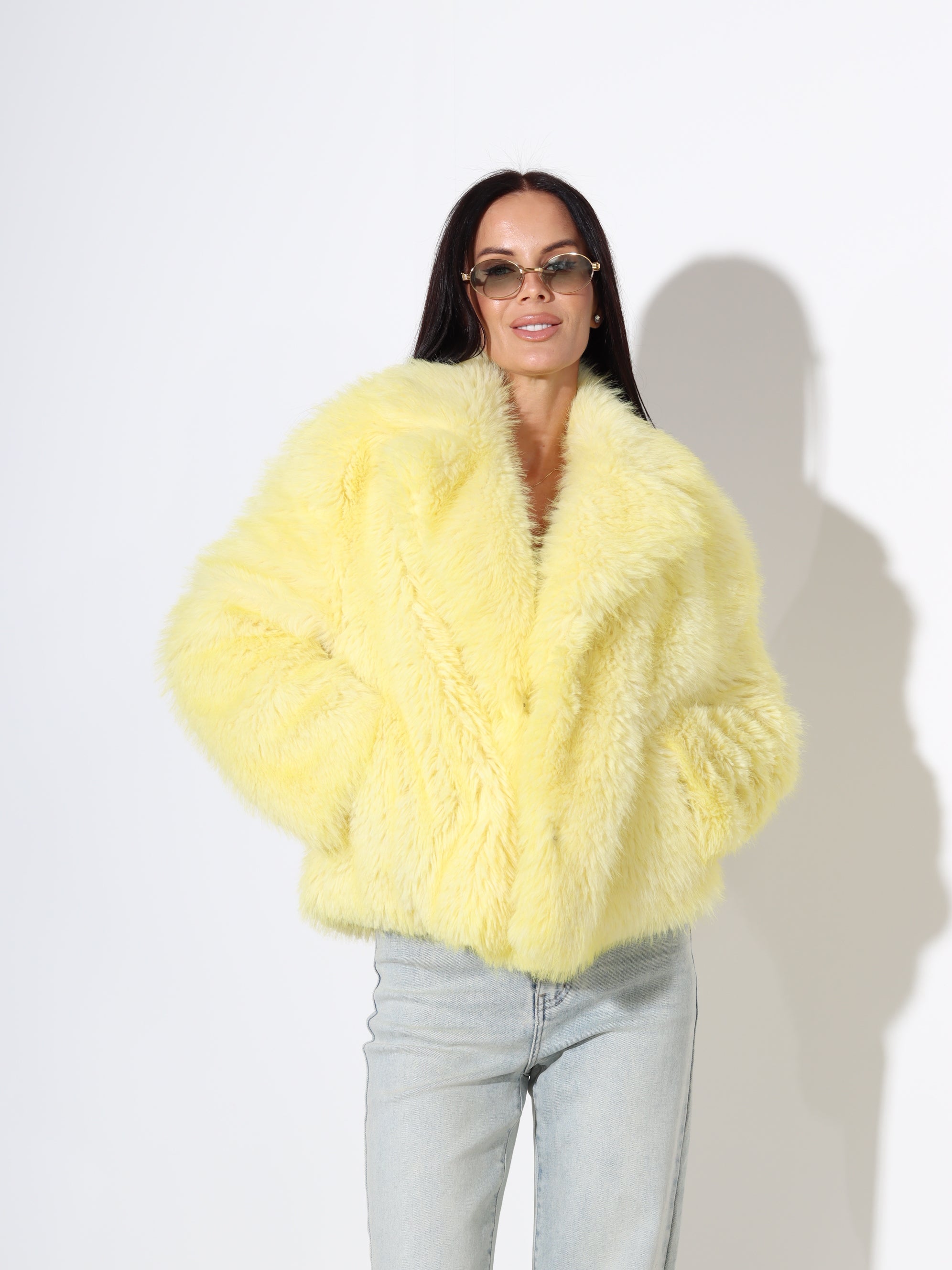 Dzeltenā krāsā īss kažoks - 18083