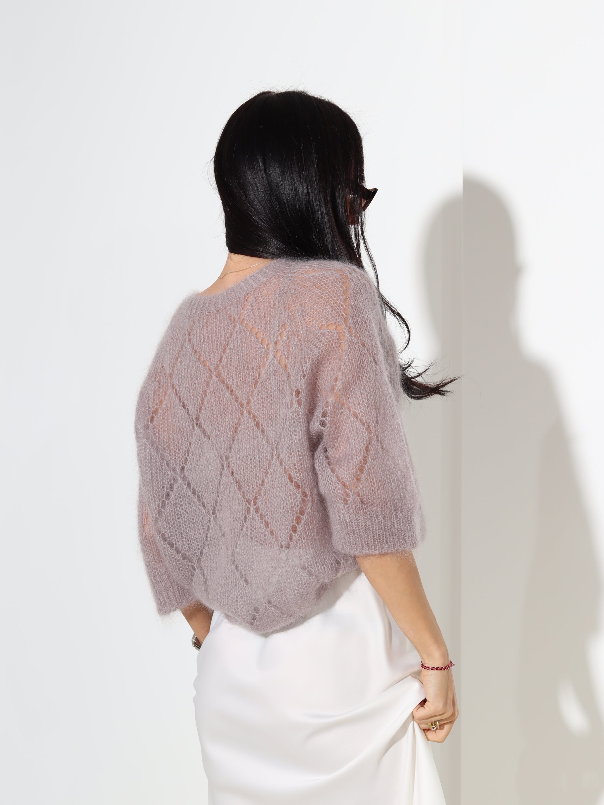 Taupe, perforēts mohēras džemperis ar īsu piedurkni- 18321