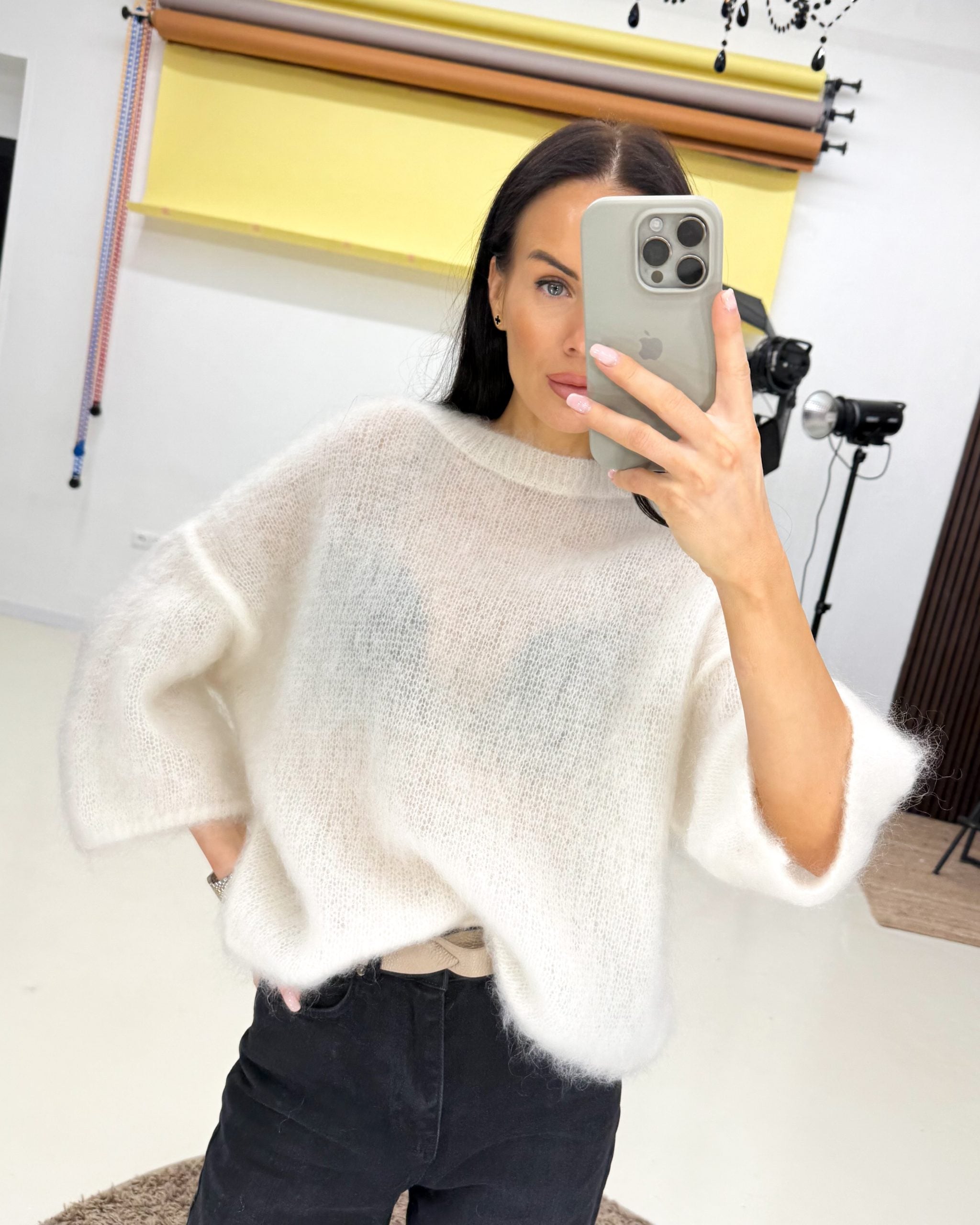 Balts/pienbalts kašmira džemperis ar īsām rociņām - 3.