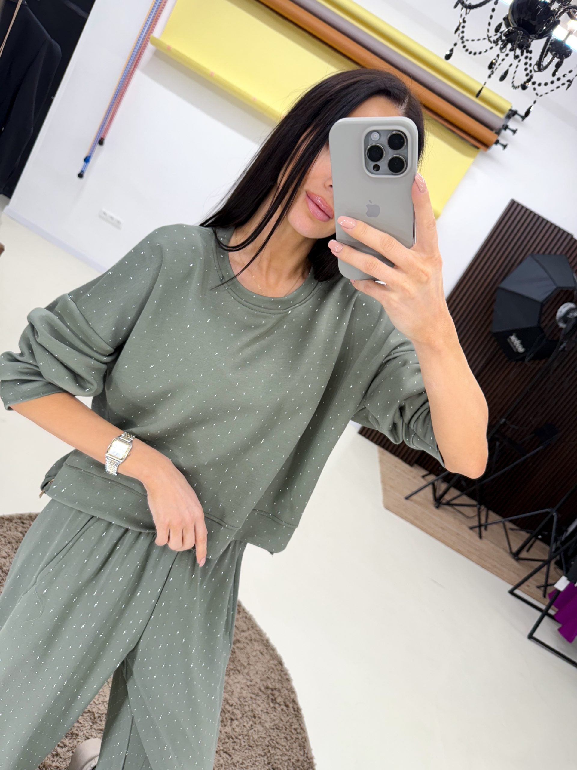 Zaļš džemperis ar spīdīgu akcentu audumā - 14164