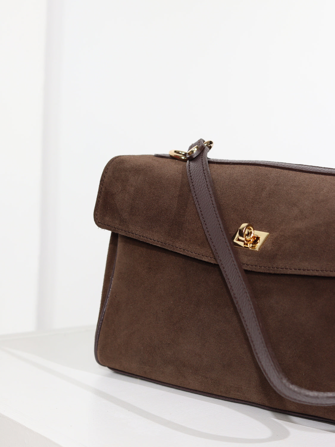 Tumši brūna, zamšādas, taisnstūra formas soma - 15063