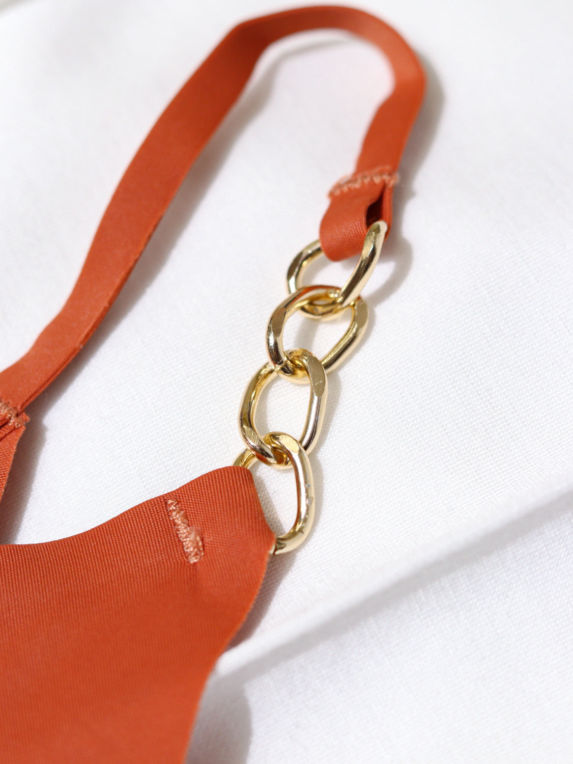 Tumši oranži "String" biksītes ar zelta dekoru - 14528