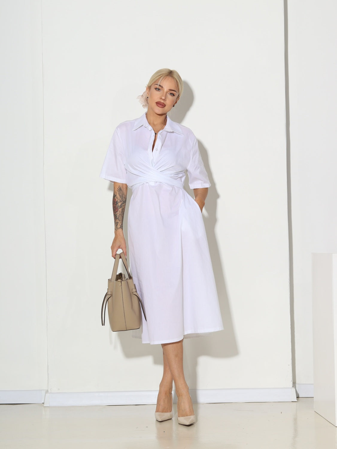 Balta,  midi, krusteniski sasienama kleita - 15083