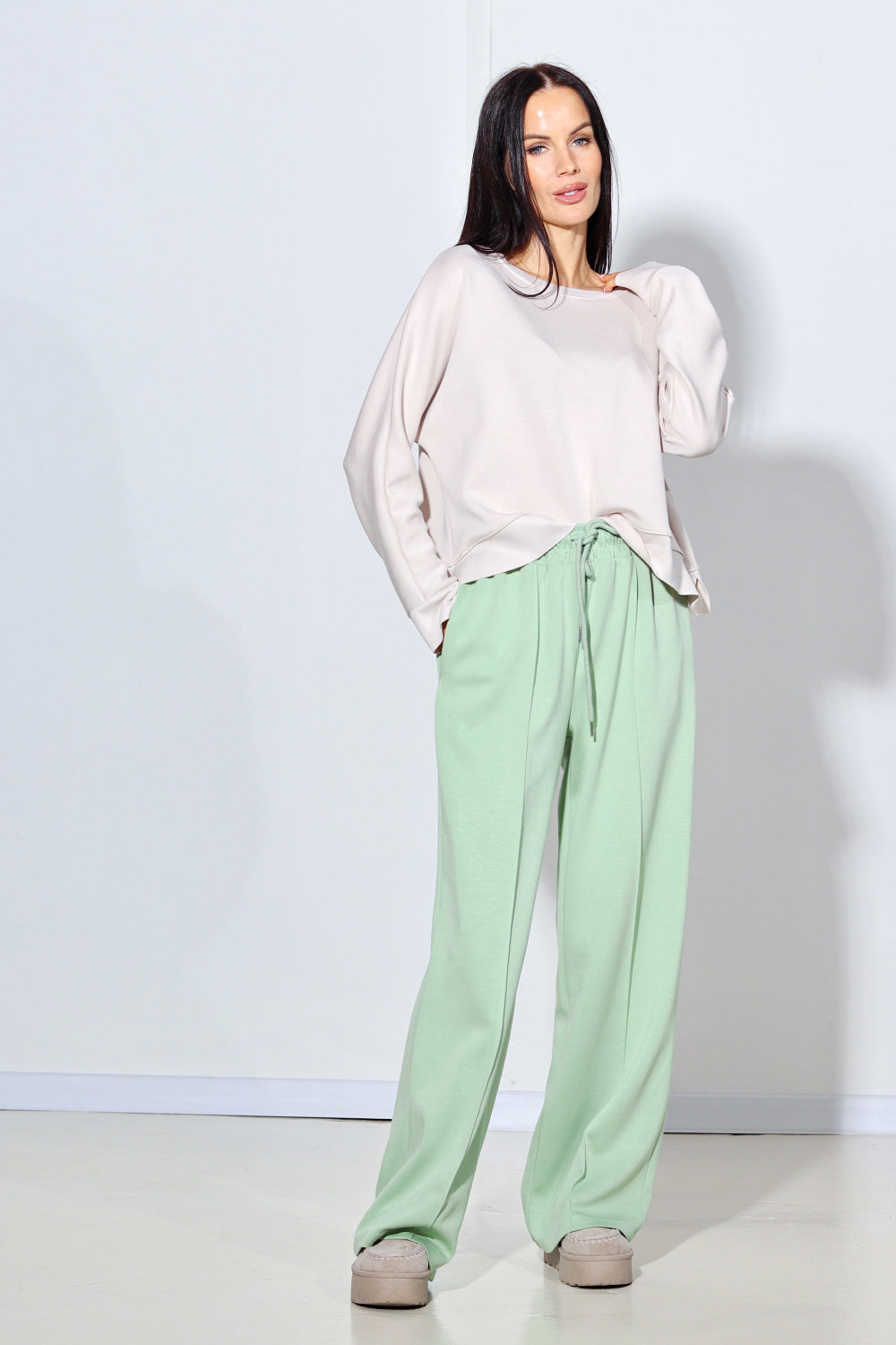 Zaļas, sportiska stila bikses - 13998