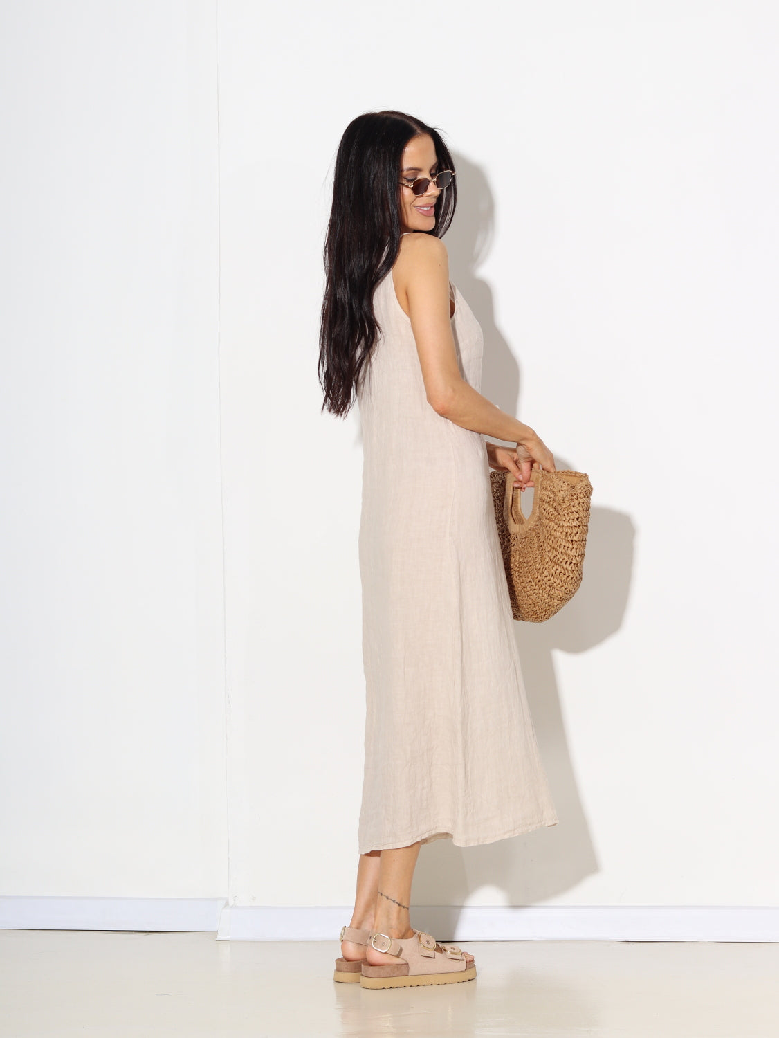 Bēšas krāsas lina midi kleita - 15088