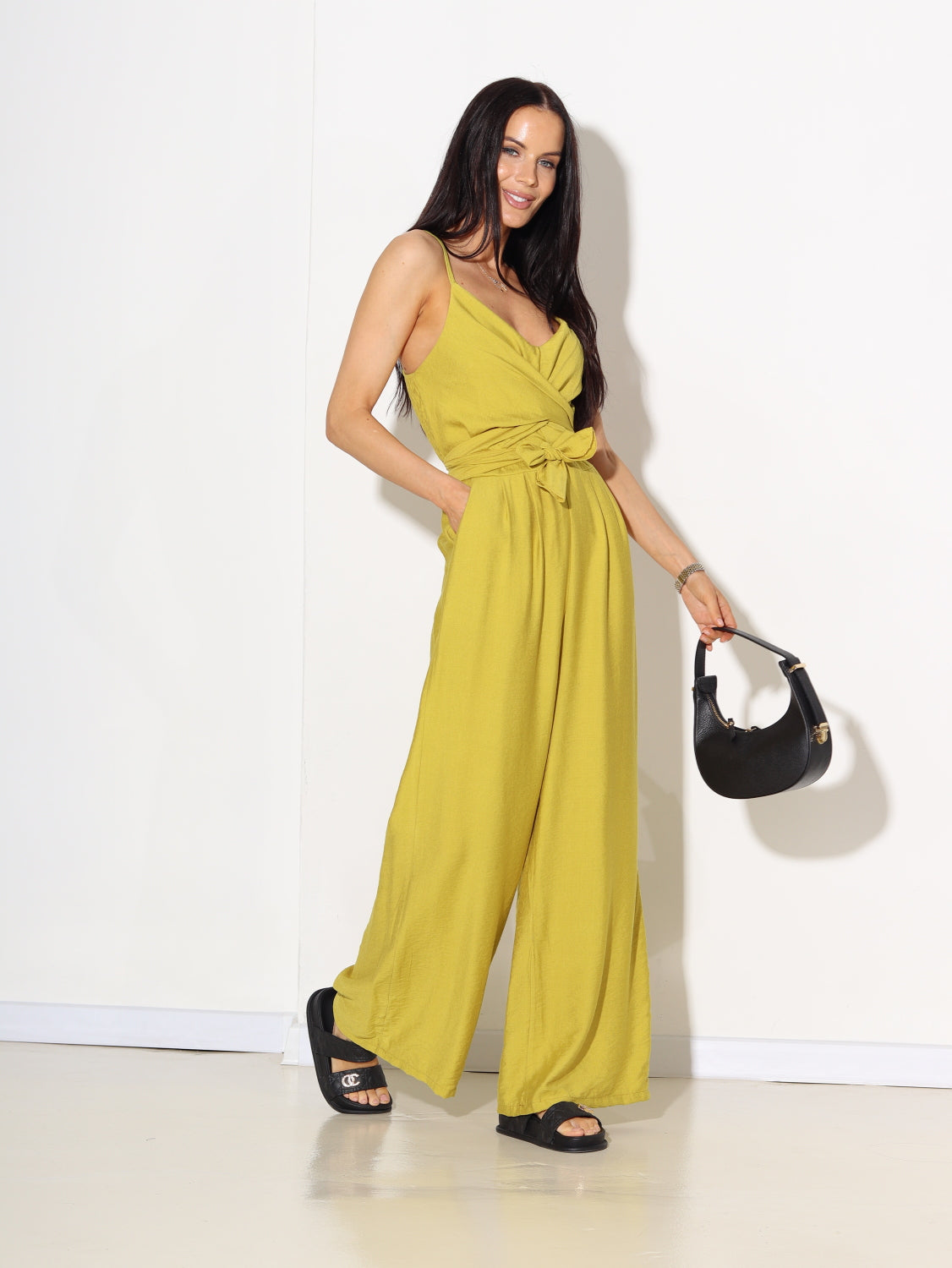 Zaļgandzeltenas krāsas kombinezons uz smalkām lencītēm - 15126