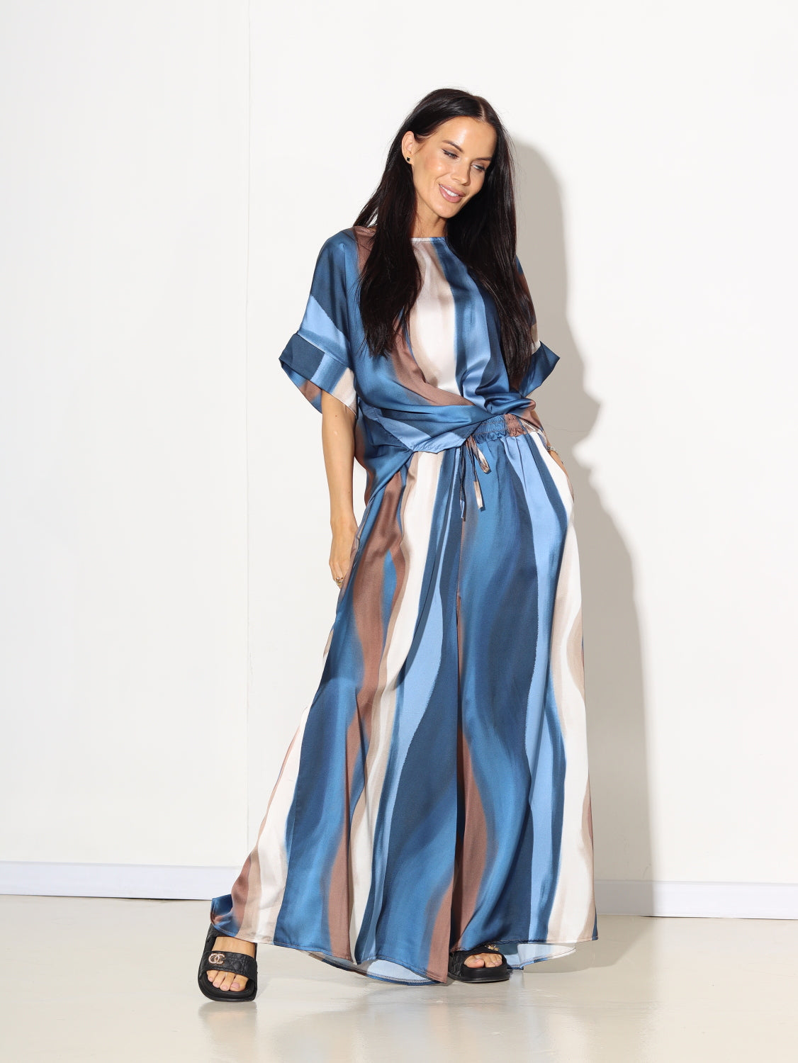 Zila divdaļīgs komplekts ar viļņotu līniju - 15124