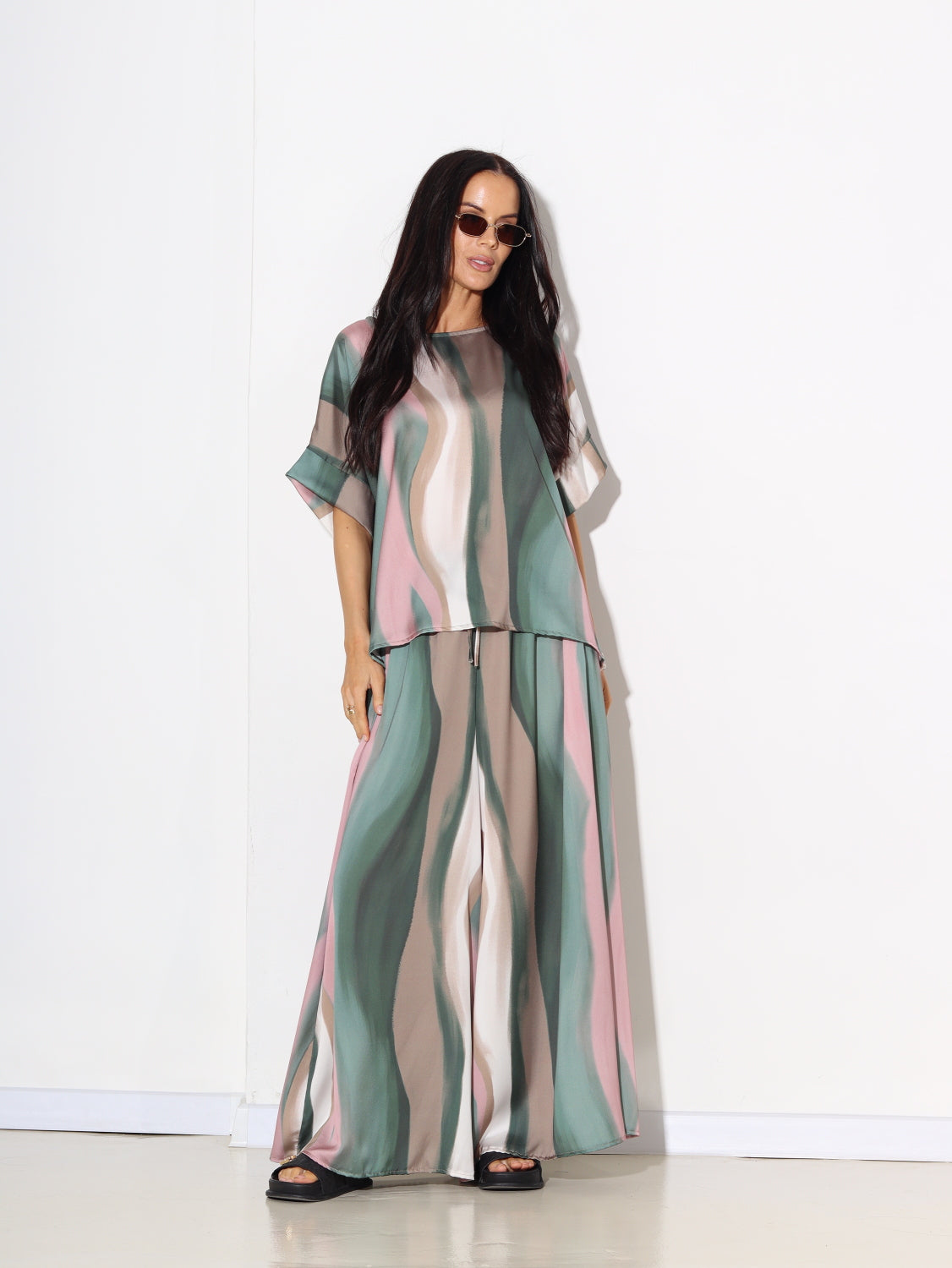 Zaļš divdaļīgs komplekts ar viļņotu līniju - 15123