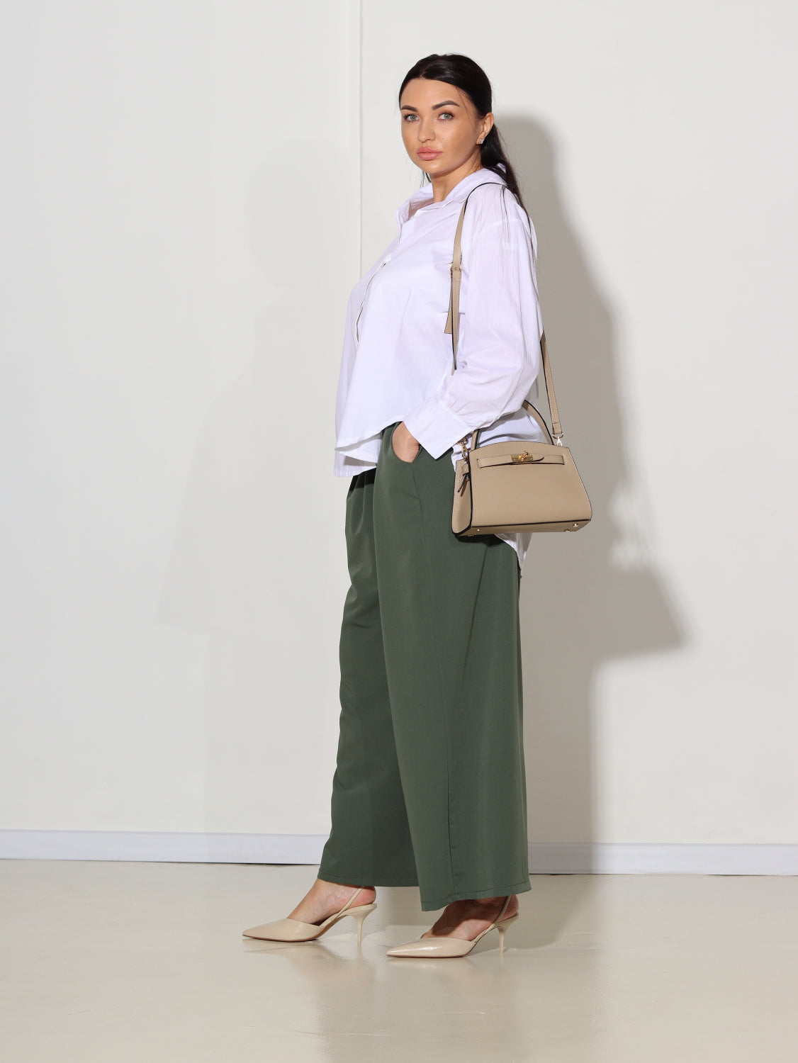 Zaļas, klasiskās lielizmēra bikses ar jostu- 13983