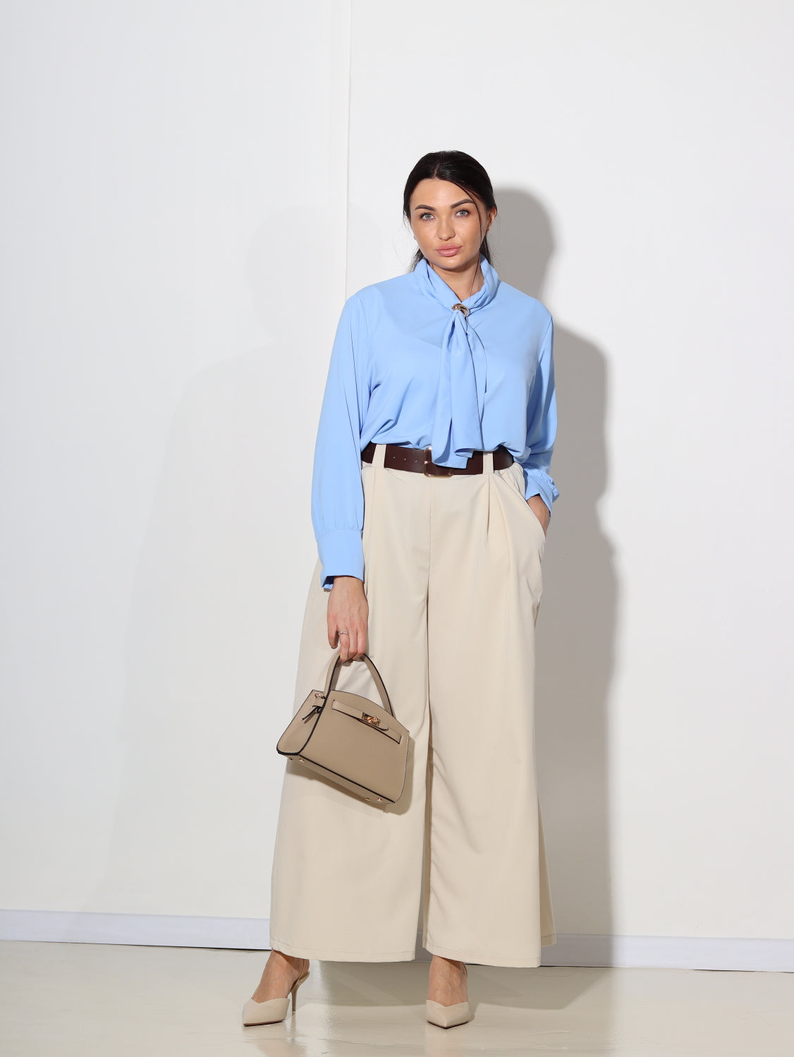 Zila blūze ar akcentu kakla daļā - 14022