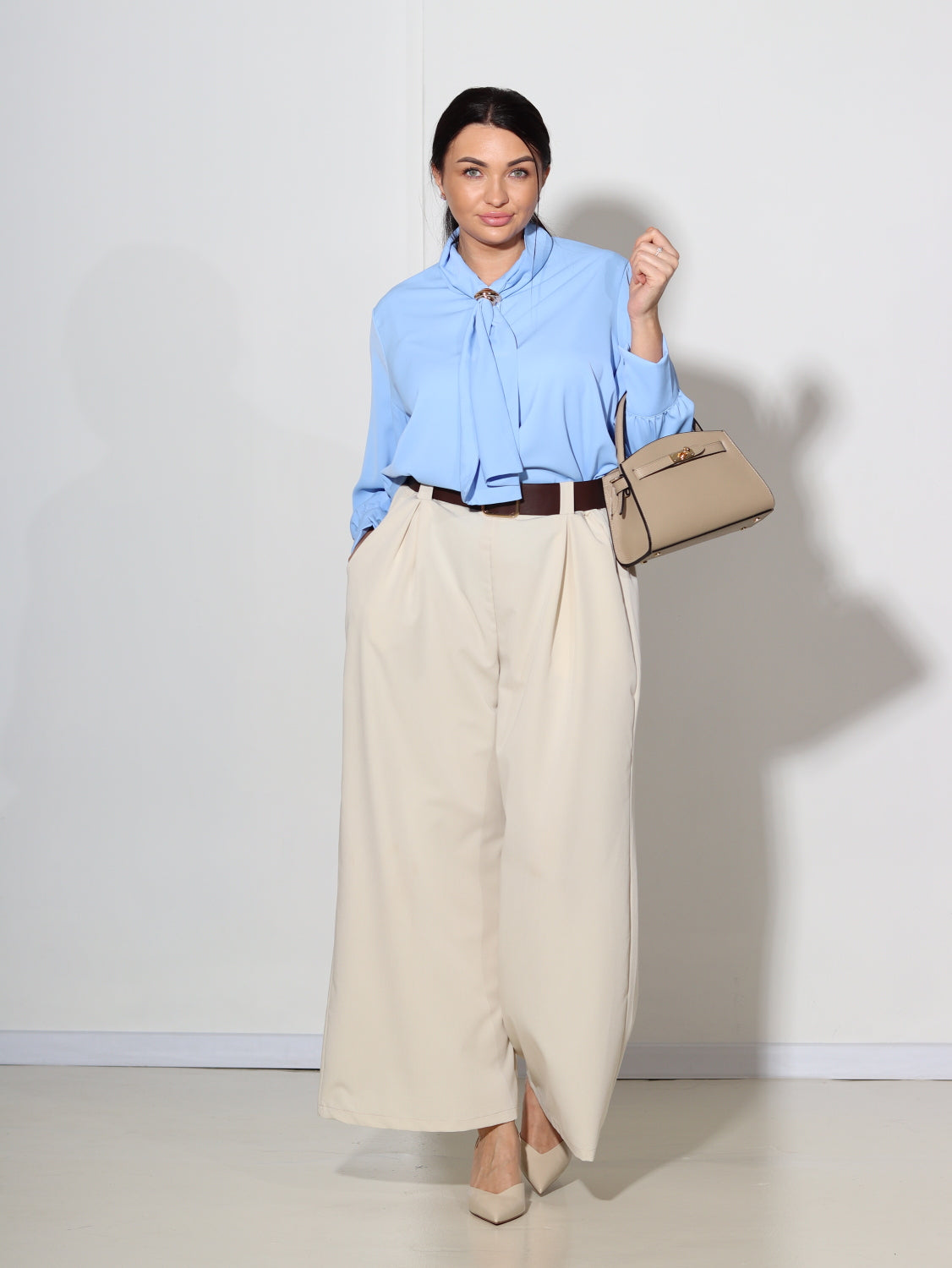 Zila blūze ar akcentu kakla daļā - 14022