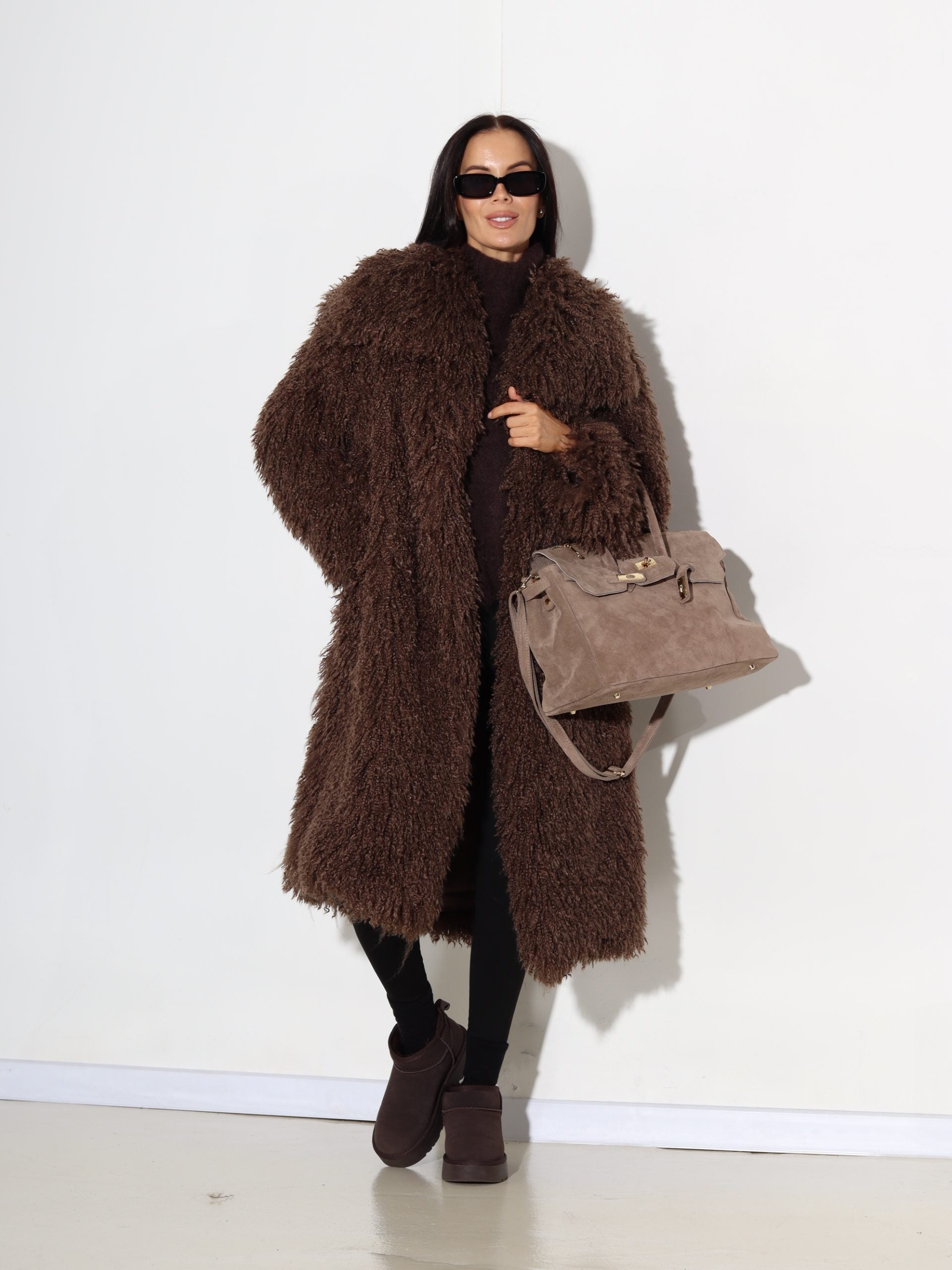 Brūnas krāsas garš kažociņš,, Bārnijs '' ar apkakli - 17549