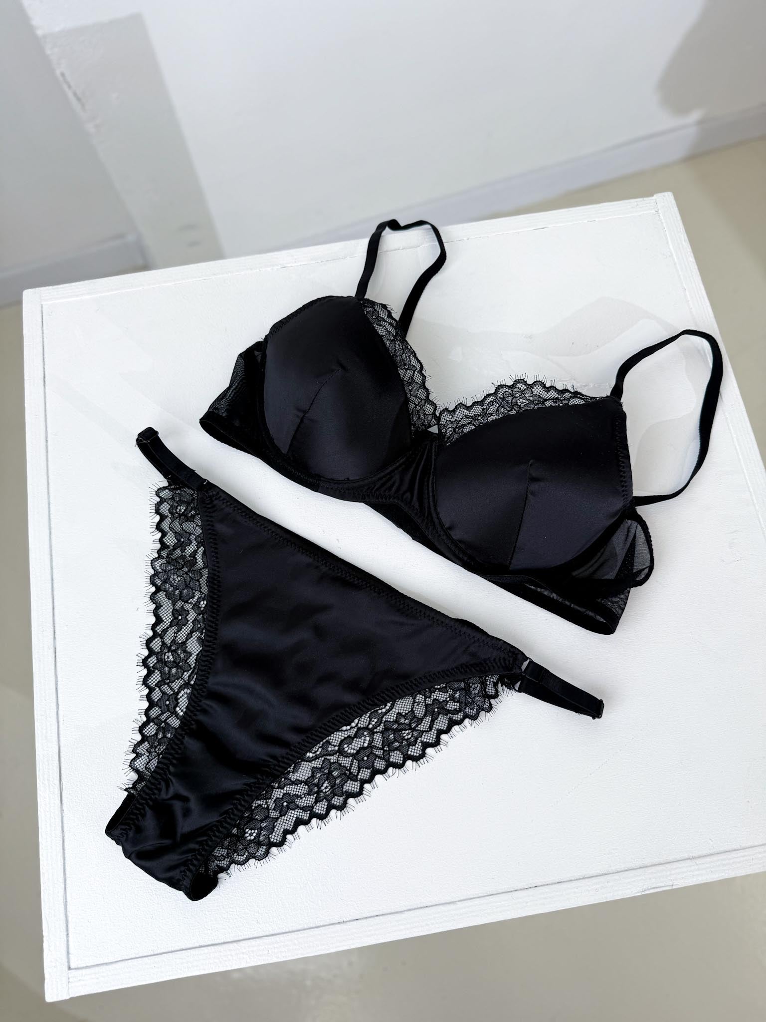 Melns, zīdīga auduma, 2daļīgs veļas komplekts - 16105