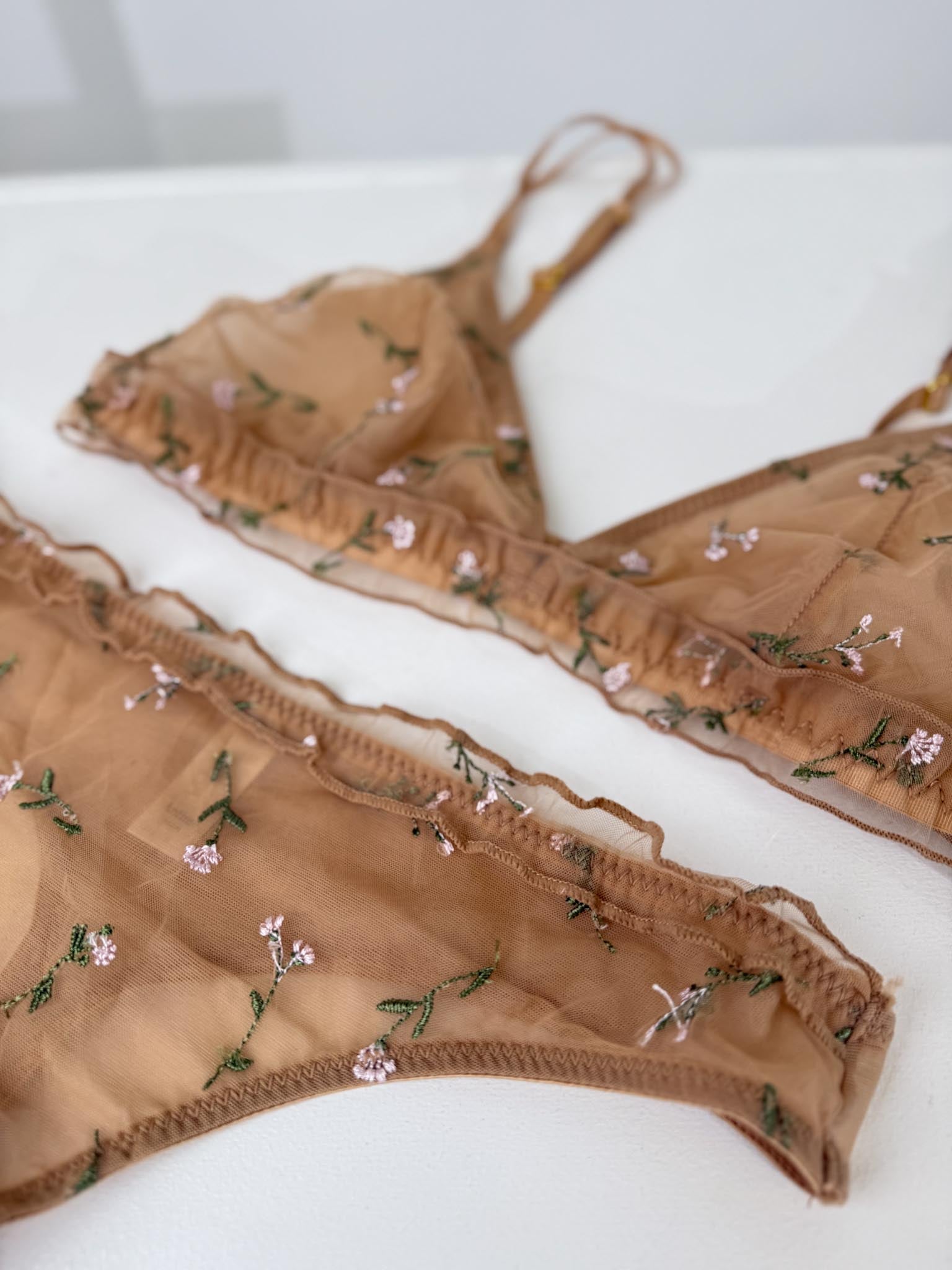 Bēšs, sietiņauduma veļas komplekts ar smalkziediņu - 16107