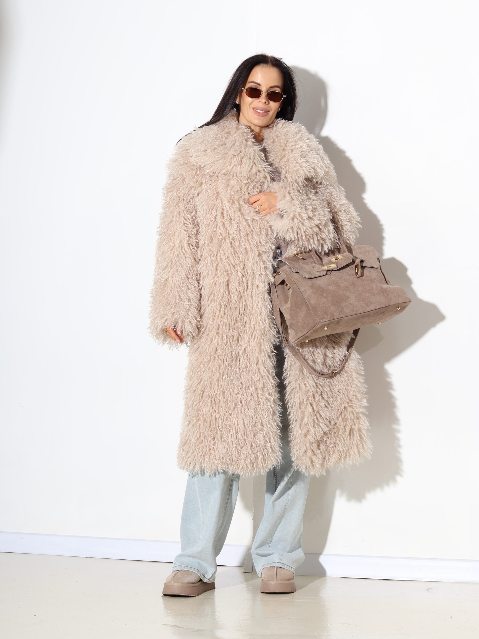 Bēšas krāsas garš kažociņš ,,Bārnijs'' ar apkakli - 17551