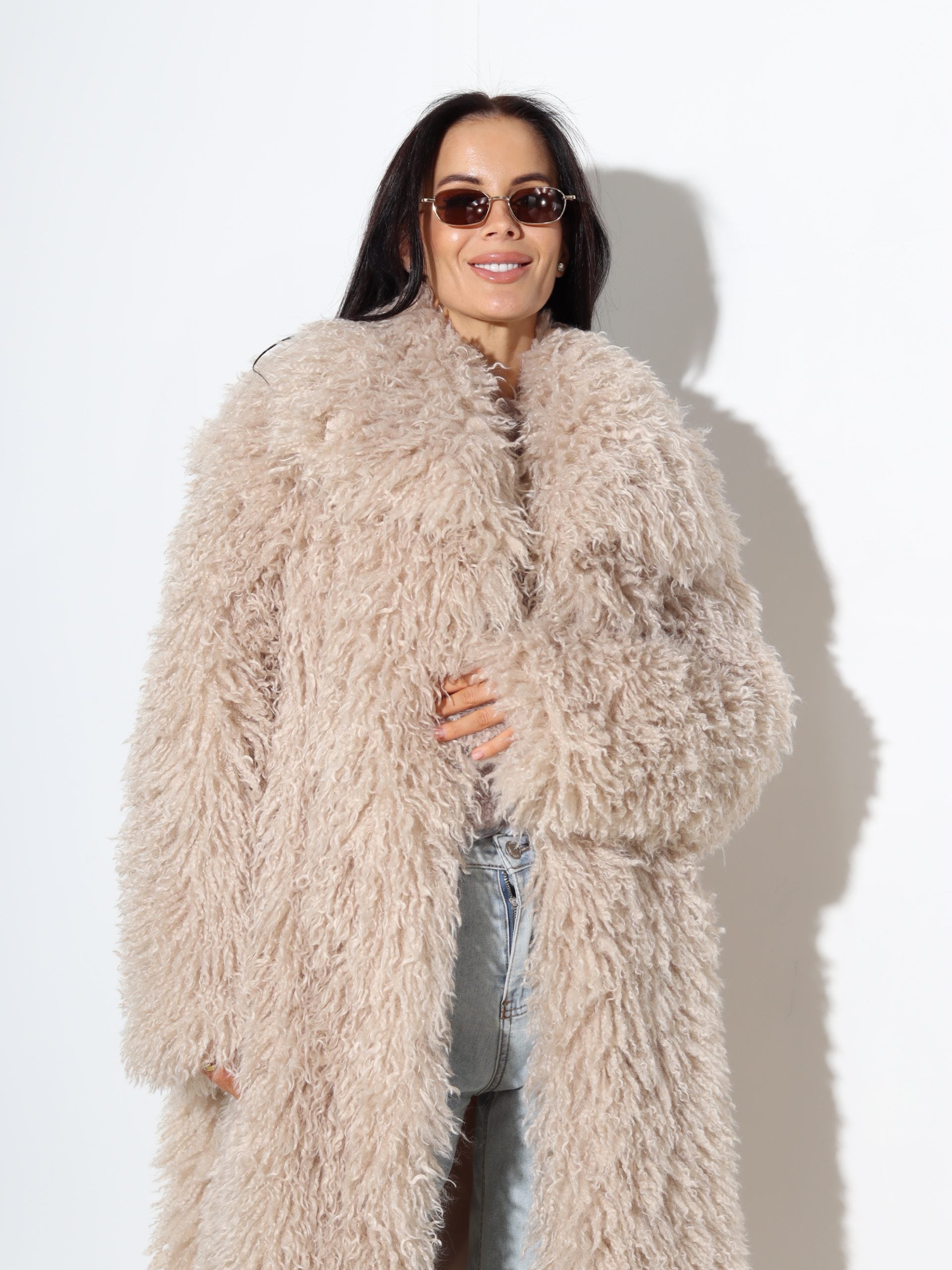 Bēšas krāsas garš kažociņš ,,Bārnijs'' ar apkakli - 17551