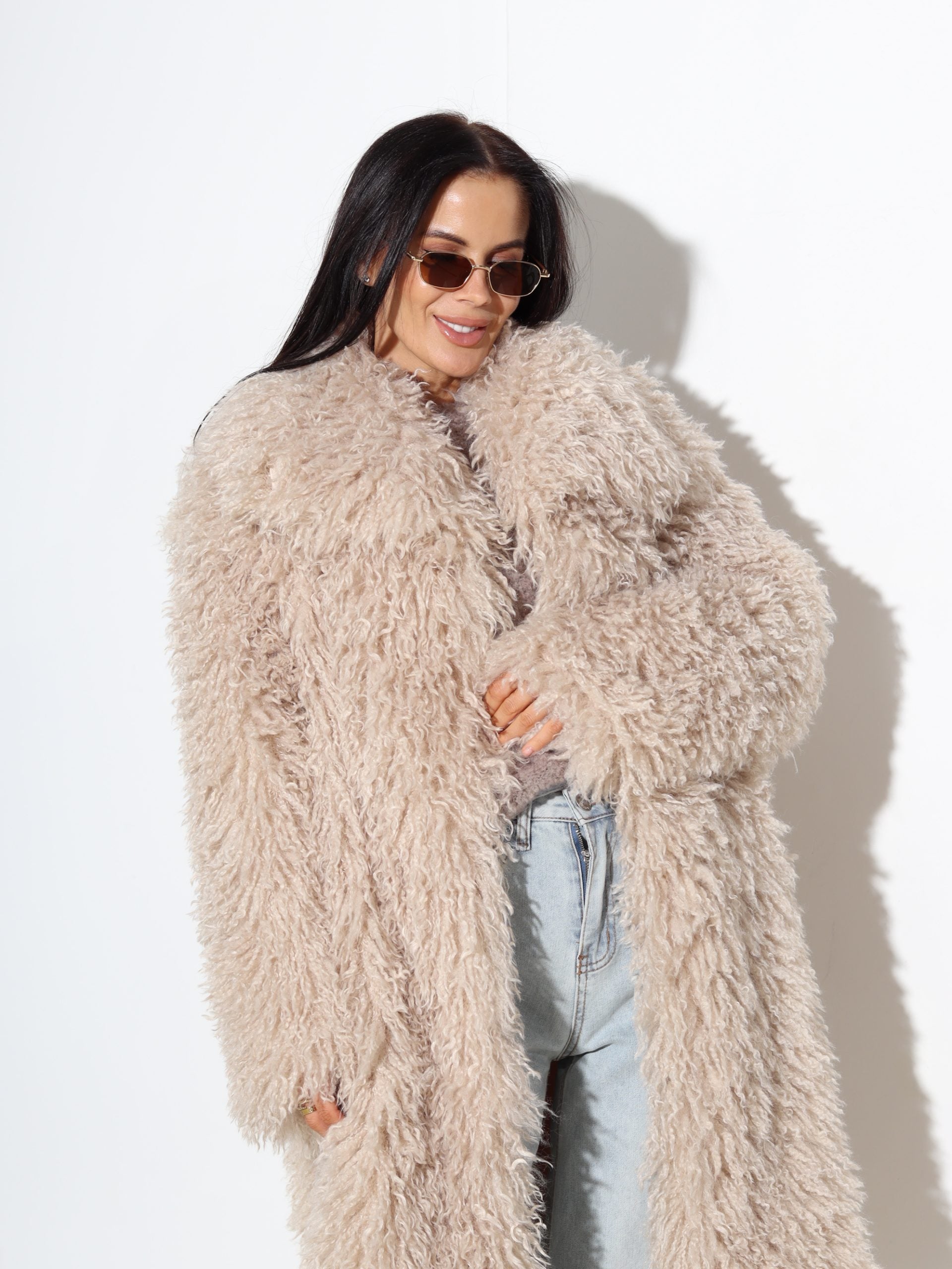 Bēšas krāsas garš kažociņš ,,Bārnijs'' ar apkakli - 17551