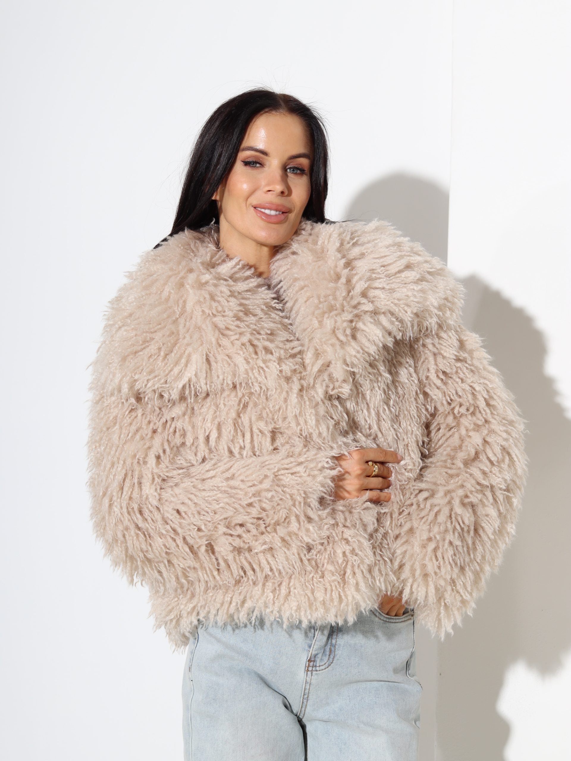 Bēšas krāsas īss kažociņš,, Bārnijs '' ar apkakli - 17544