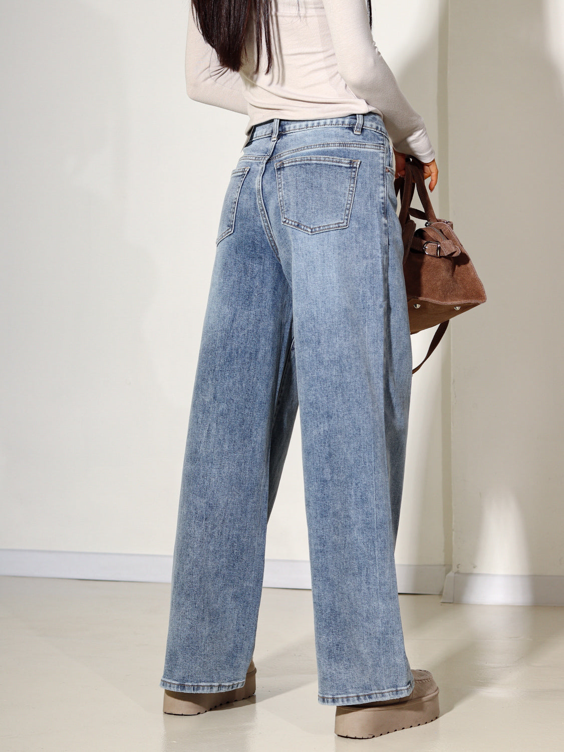 Zilas, platas džinsa bikses ar balinājuma efektu -14085