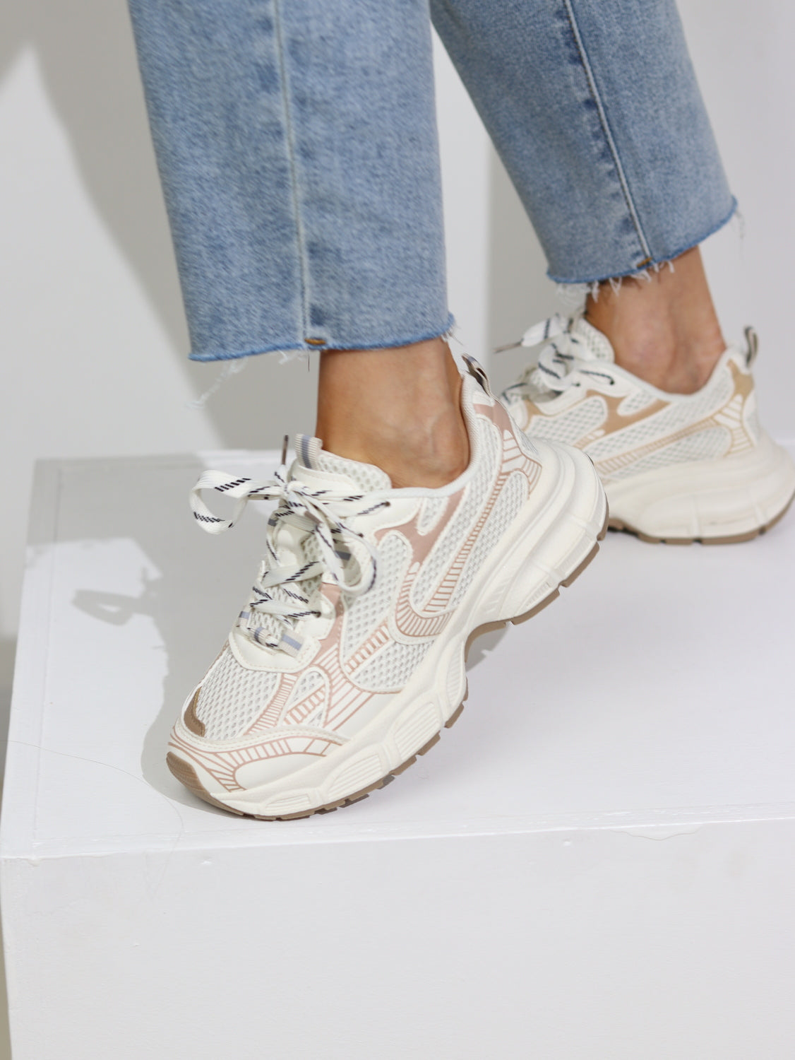 Balts+ brūns, sportiska stila apavi brīvam laikam - 15164