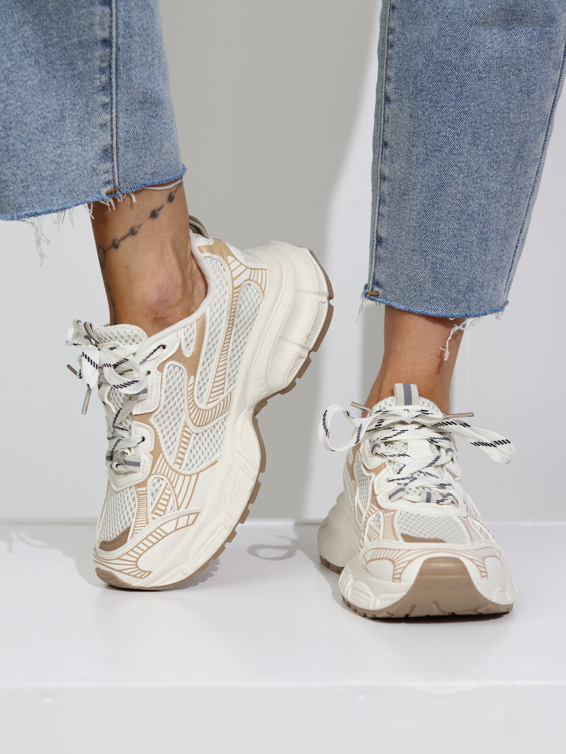 Balts+ brūns, sportiska stila apavi brīvam laikam - 15164