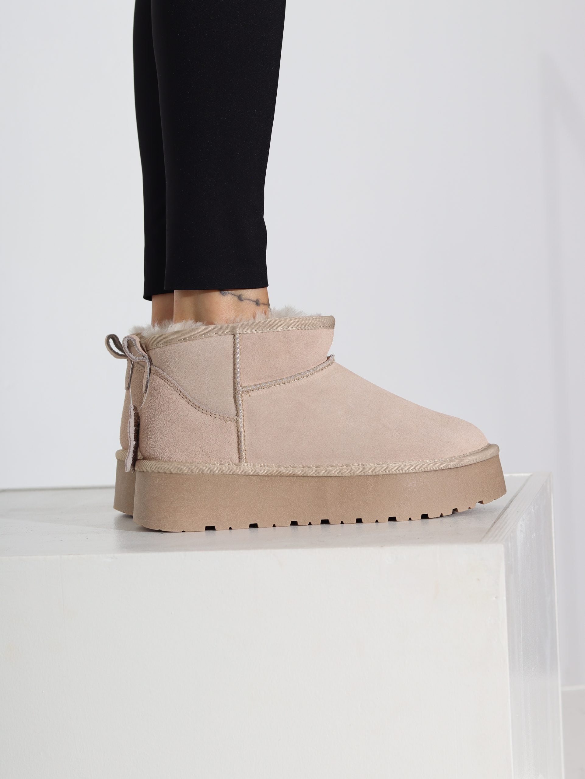 Bēši, d/zamšādas mini 'UGG' tipa zābaki  - 16475