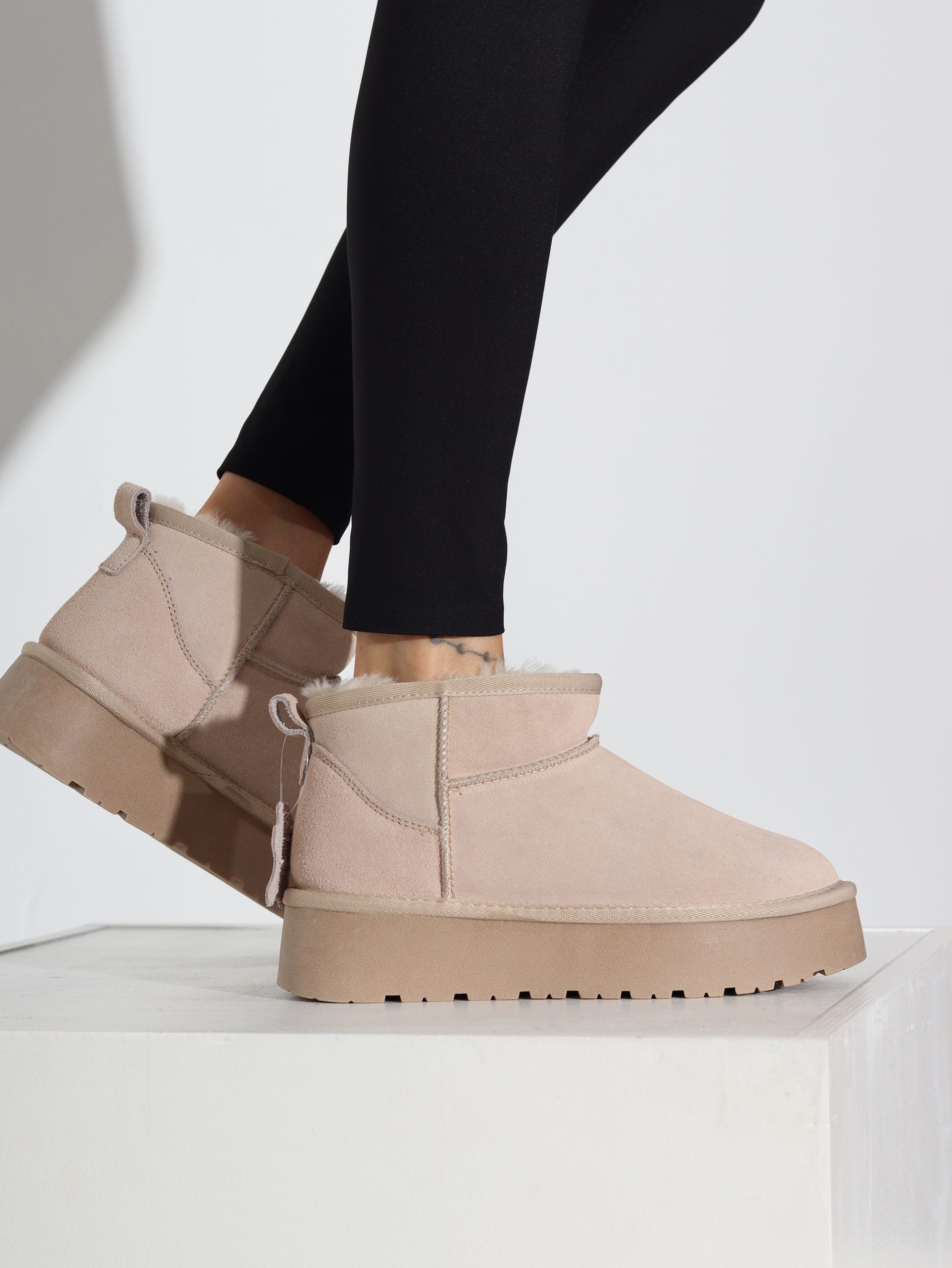 Bēši, d/zamšādas mini 'UGG' tipa zābaki  - 16475