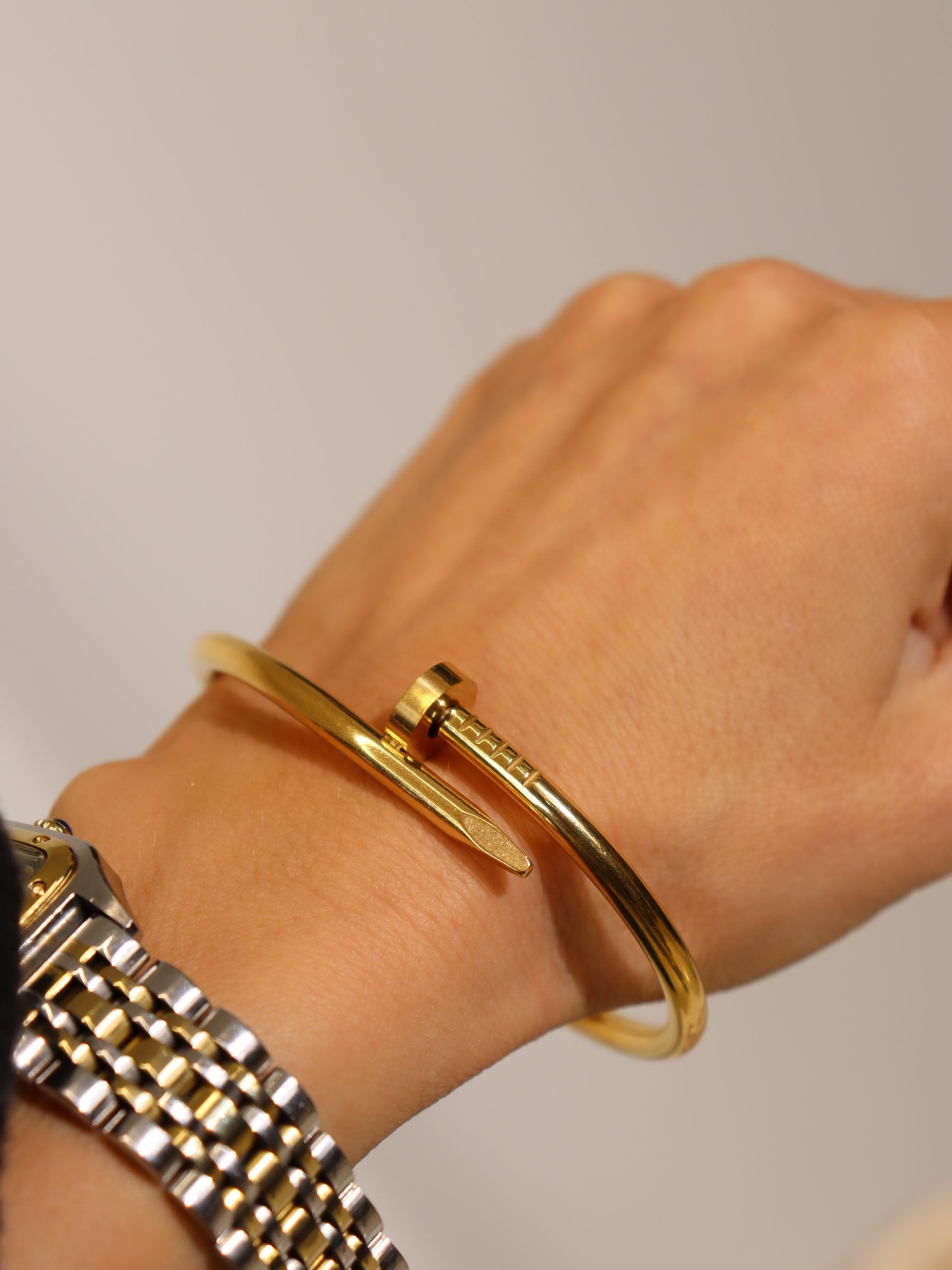 Zelta krāsas rokassprādze "Nagliņa" - 17166