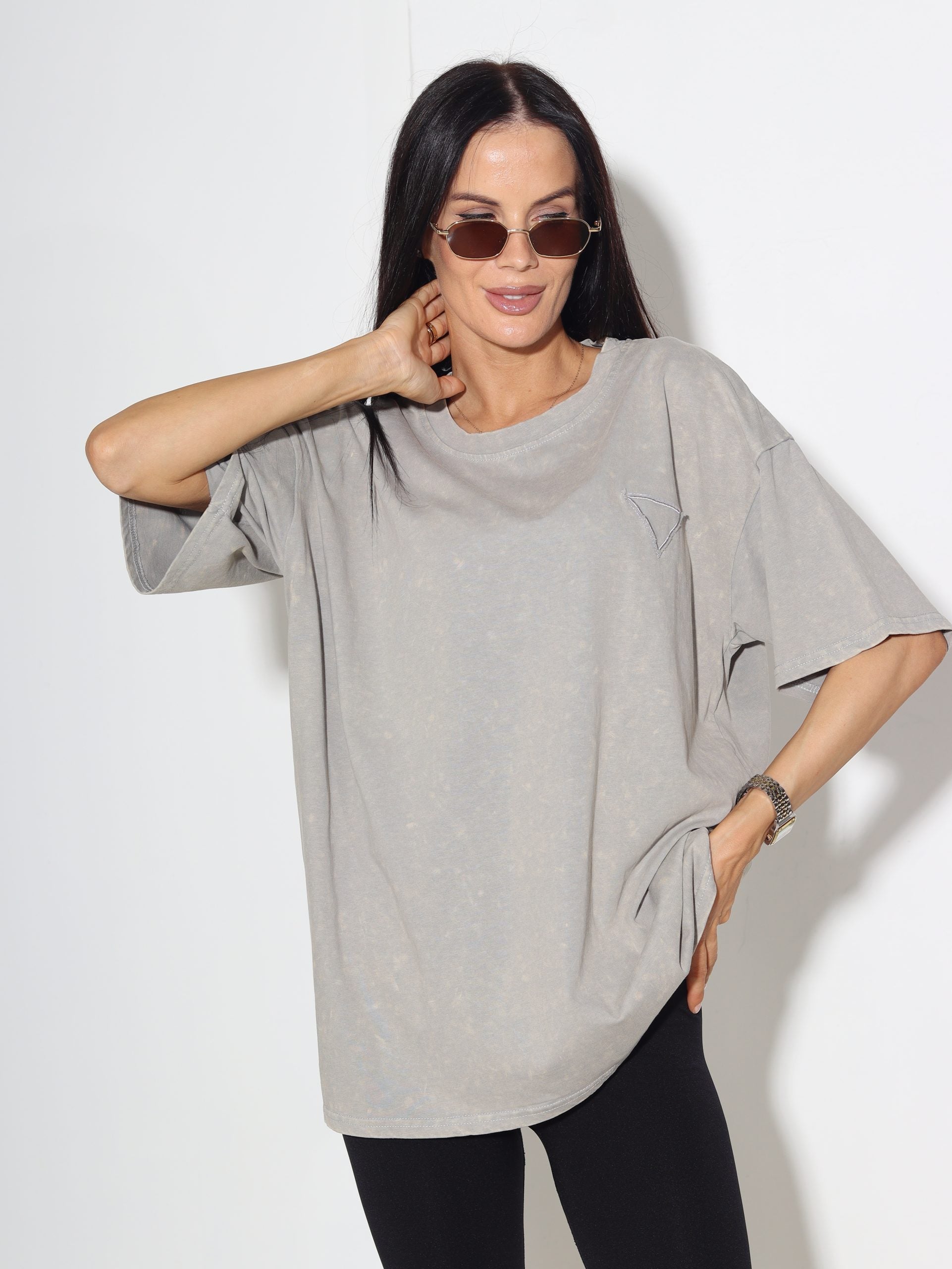 Zaļganbēšs T- krekls ar mazu batikojuma efektu - 15842