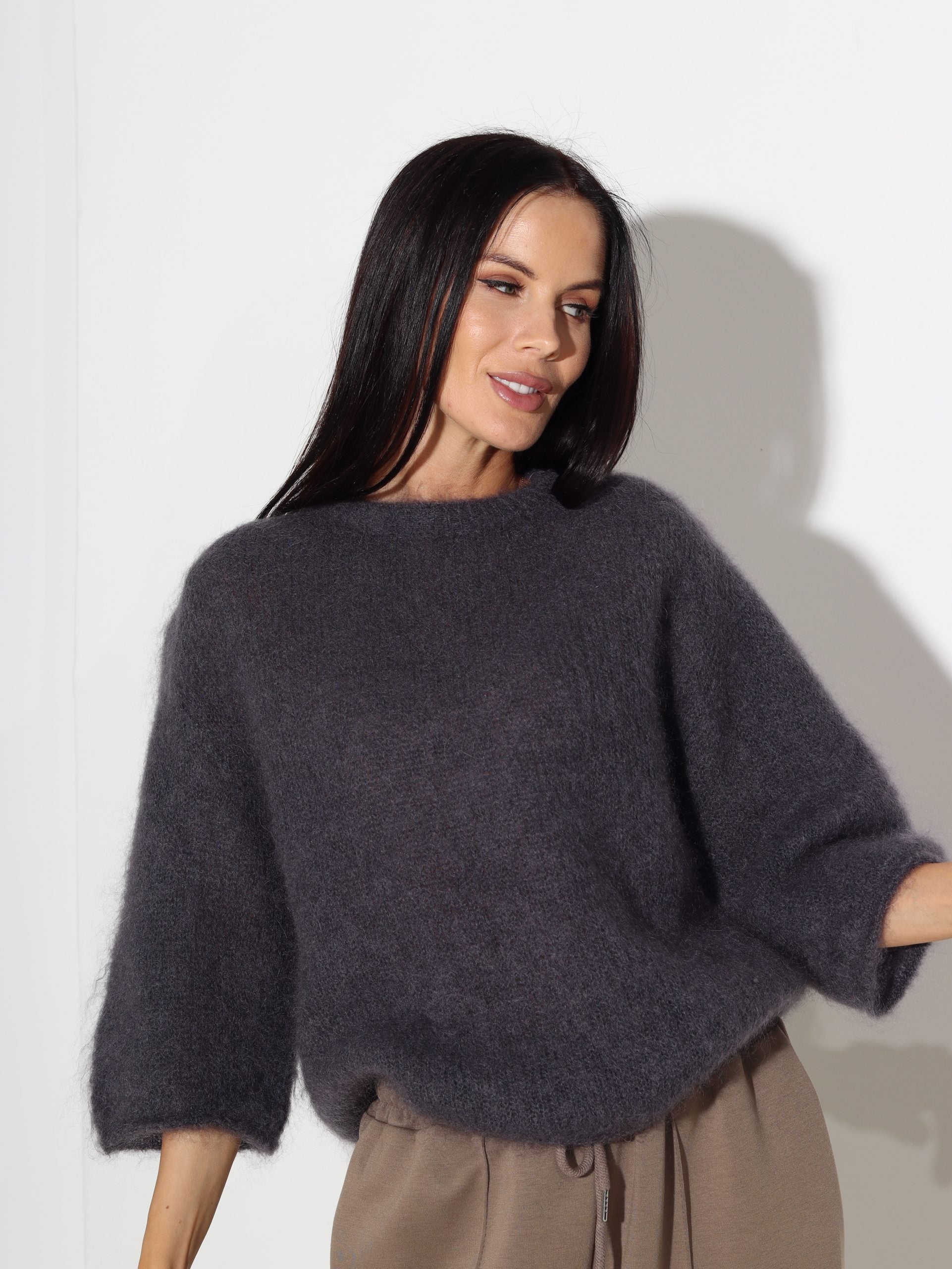 Tumši pelēkas mohēras džemperis ar 3/4 rociņām - 16263