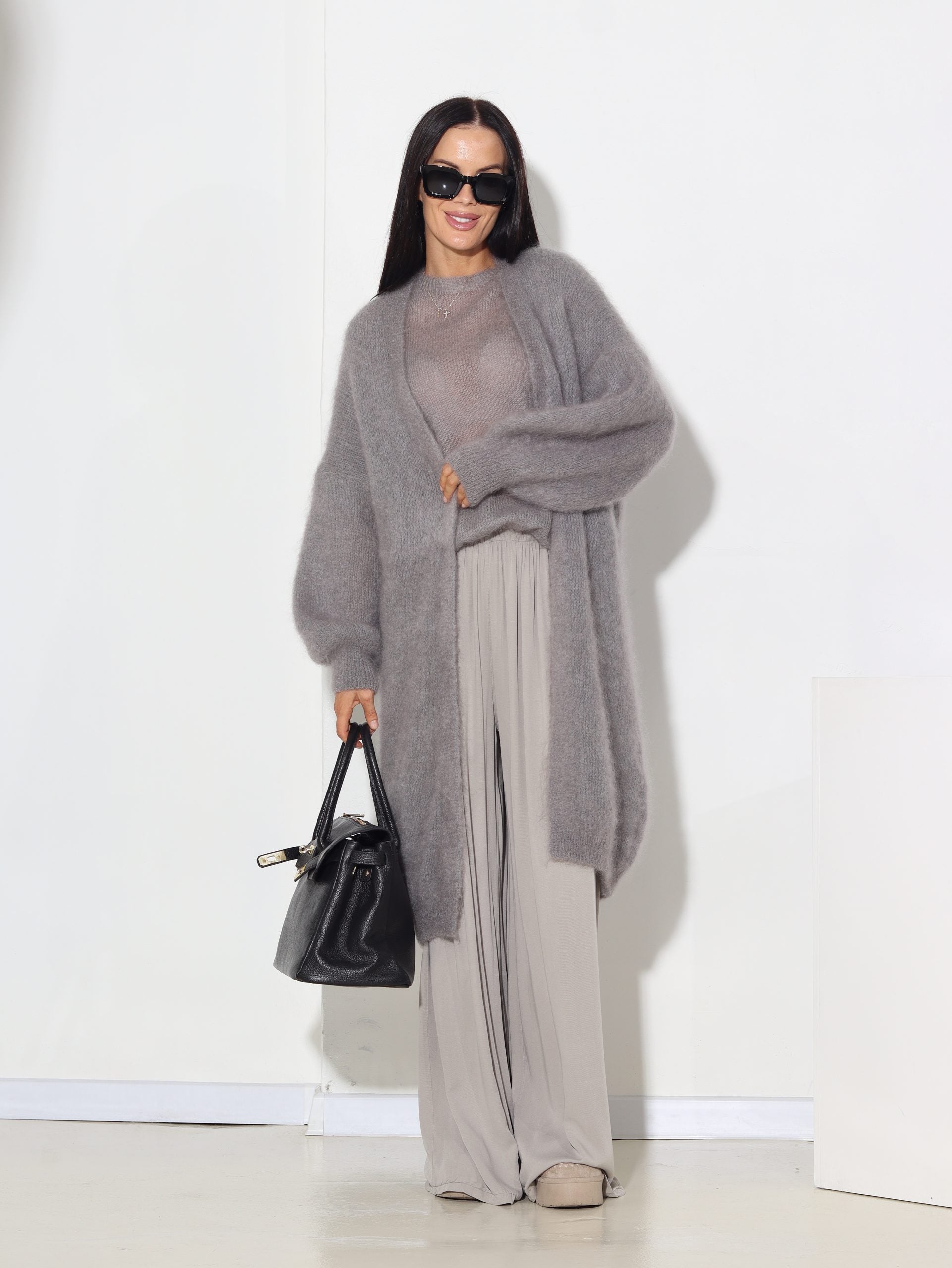 Tumši pelēks mohēras džemperis ar īsām piedurknēm - 15853