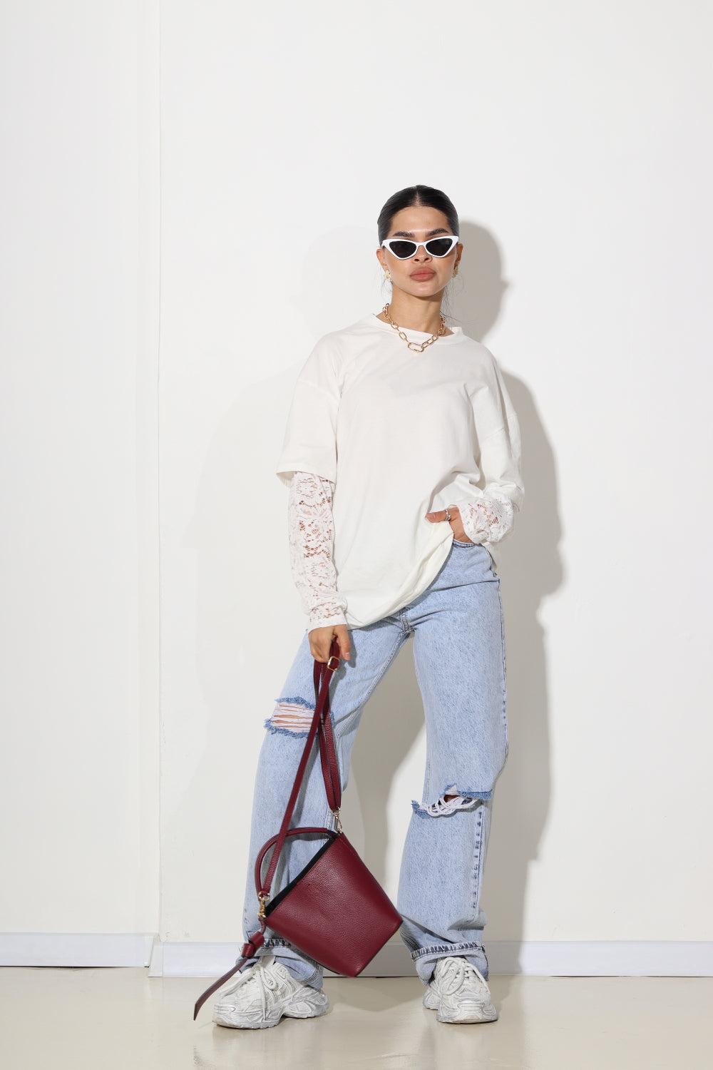 Balts tops ar mežģīnes piedurkni - 14636