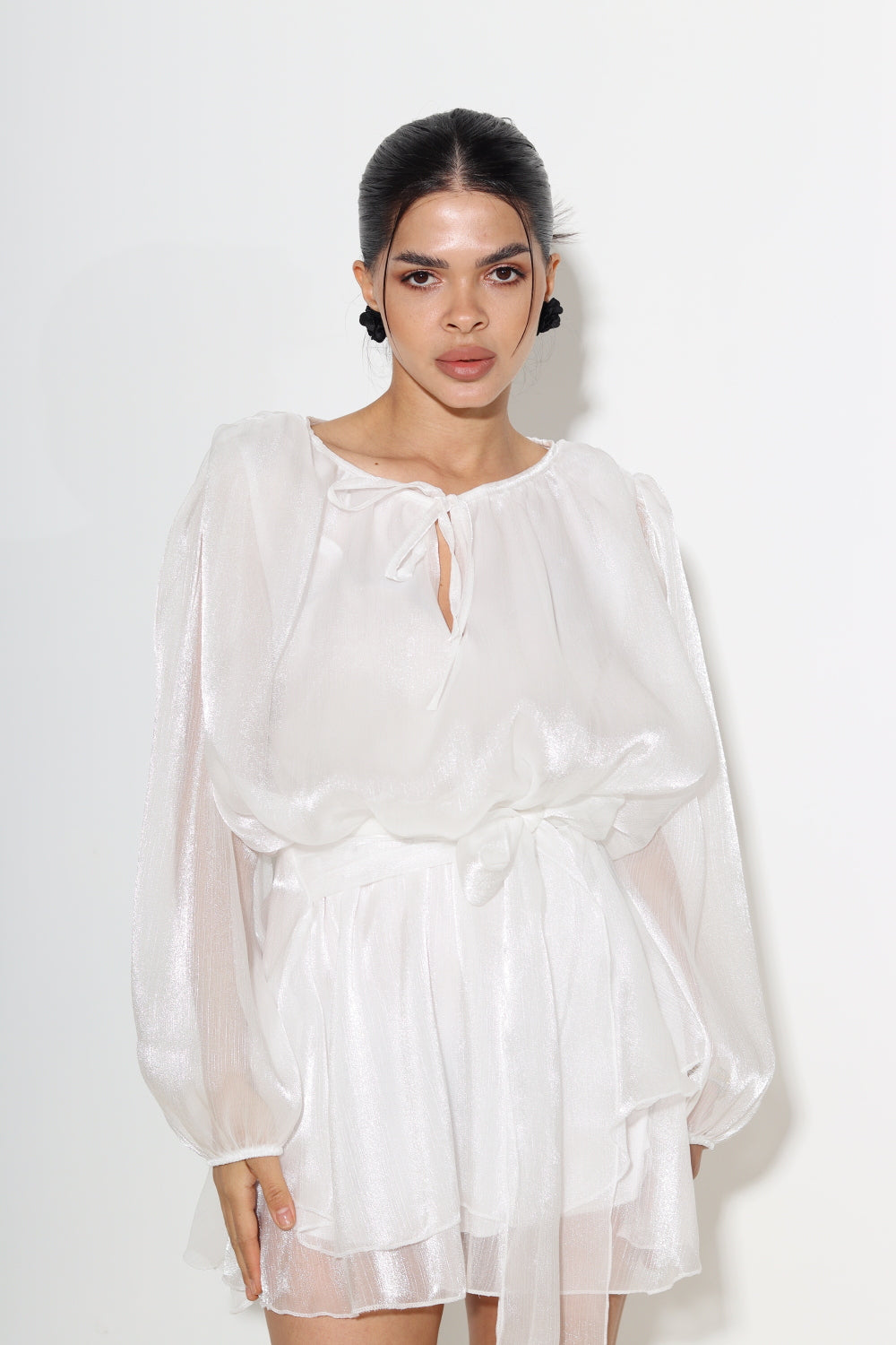 Balta, lāsumojoša auduma kleita - 14643