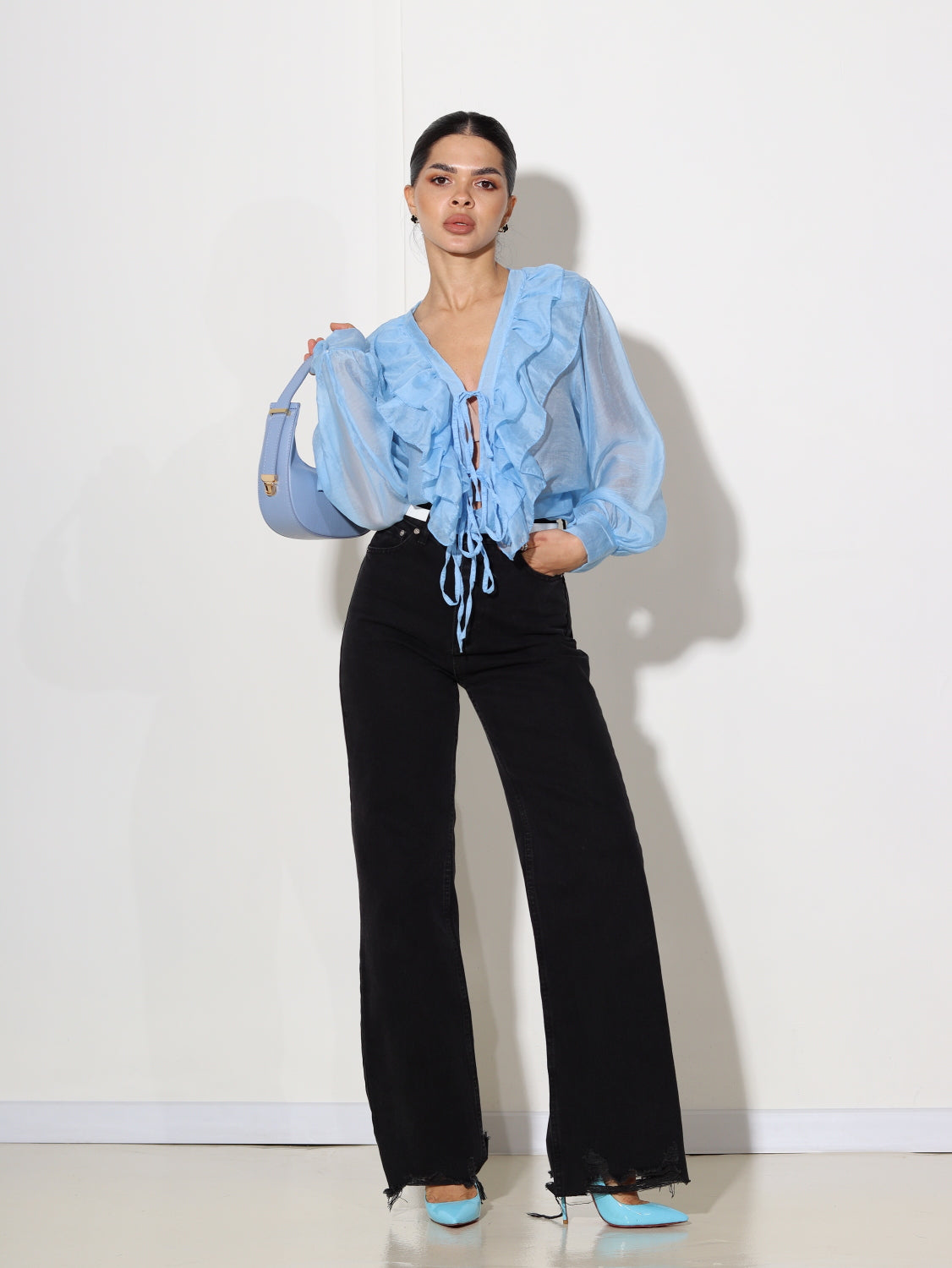 Zila sienama blūze ar rišiņu dekoltē zonā - 14631