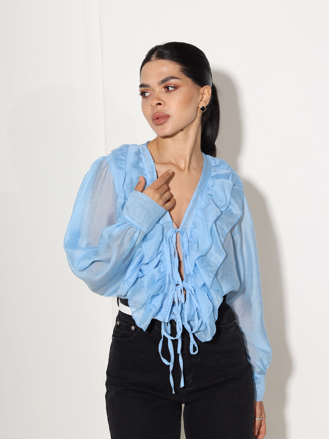 Zila sienama blūze ar rišiņu dekoltē zonā - 14631