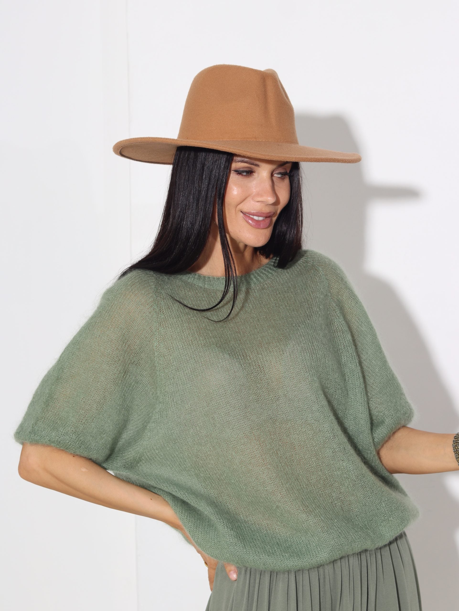 Zaļš mohēras džemperis ar īsām piedurknēm - 15852