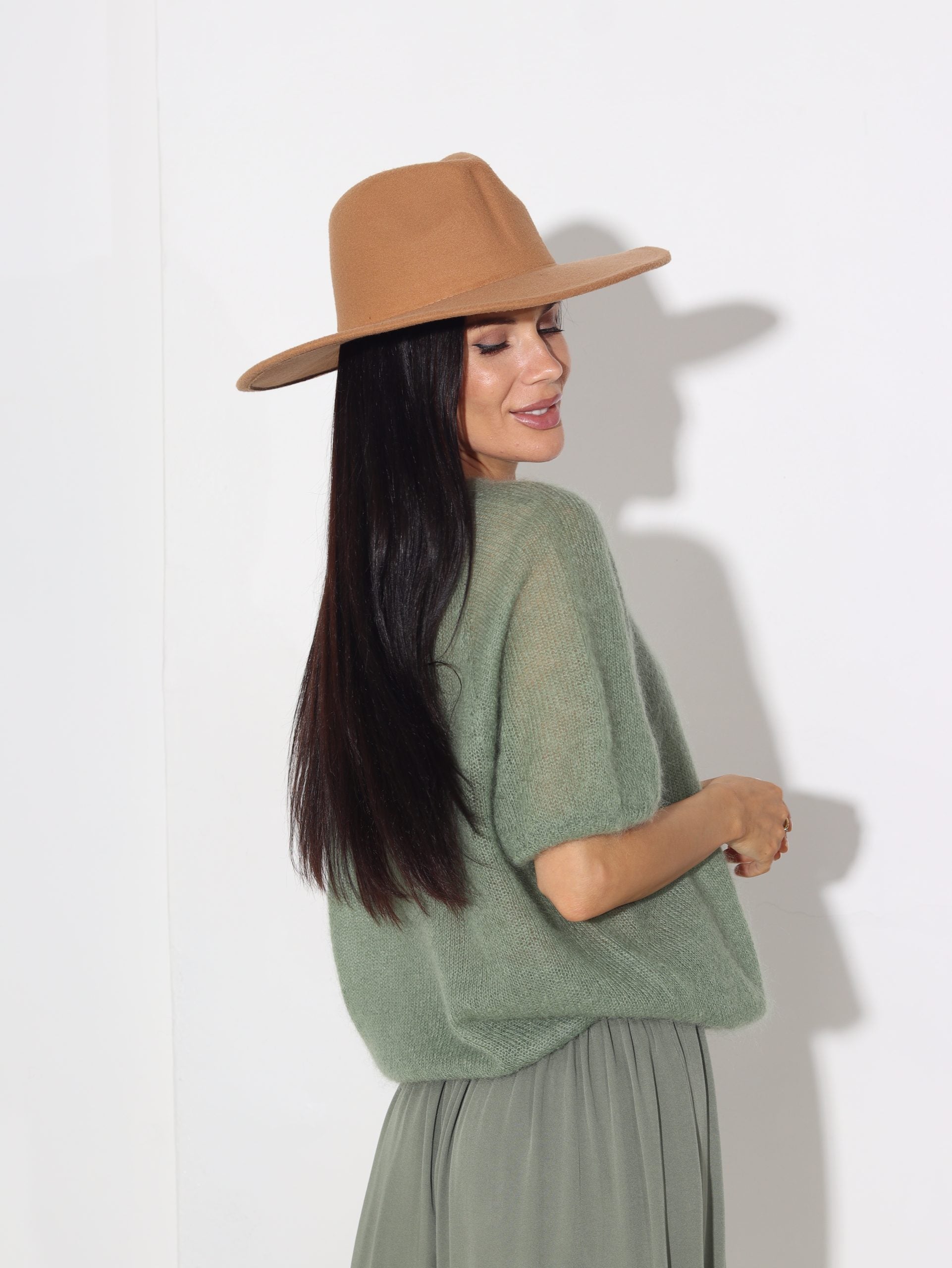 Zaļš mohēras džemperis ar īsām piedurknēm - 15852