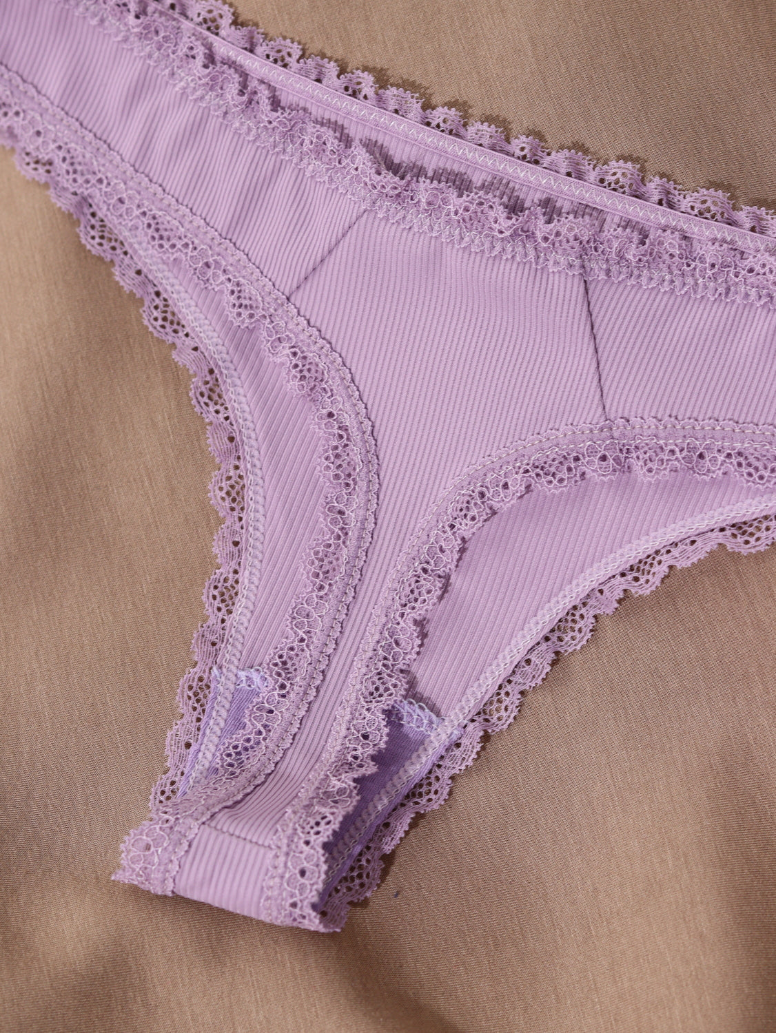 Violetas string biksītes ar mežģīņu maliņu - 16208