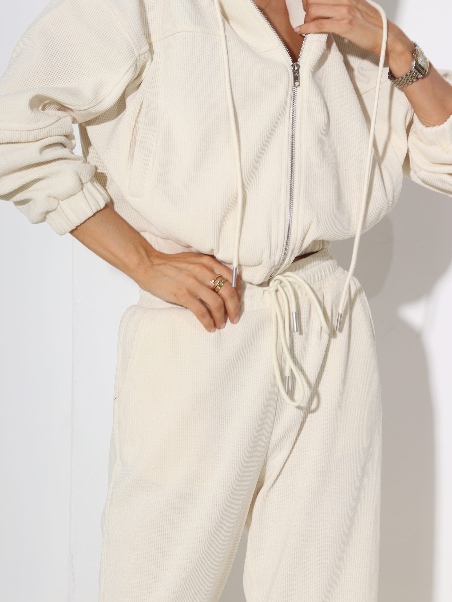 Bēša velveta auduma sporta komplekts - 15872