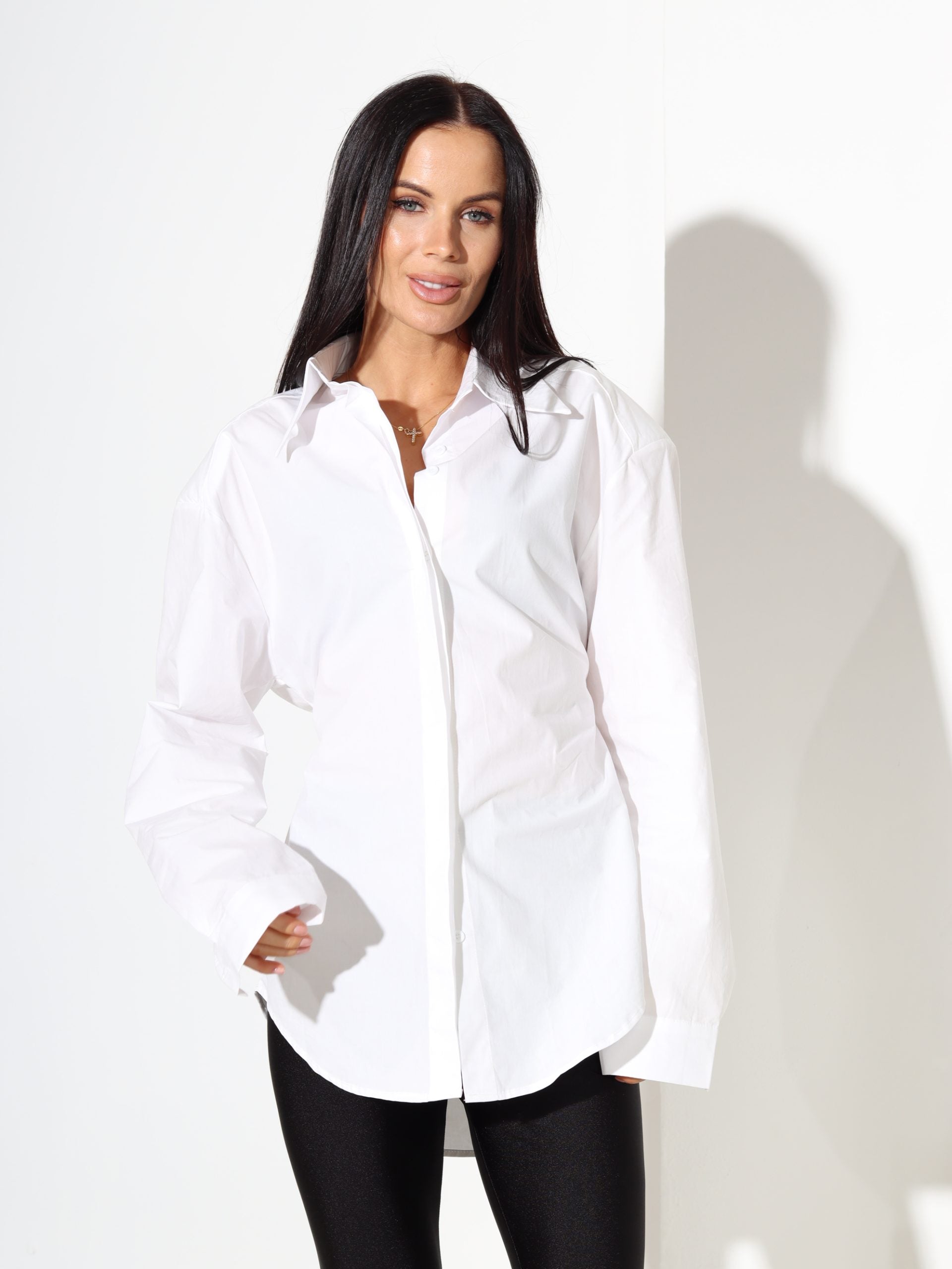 Balts klasisks krekls ar sasienamu mugurpusi - 17690