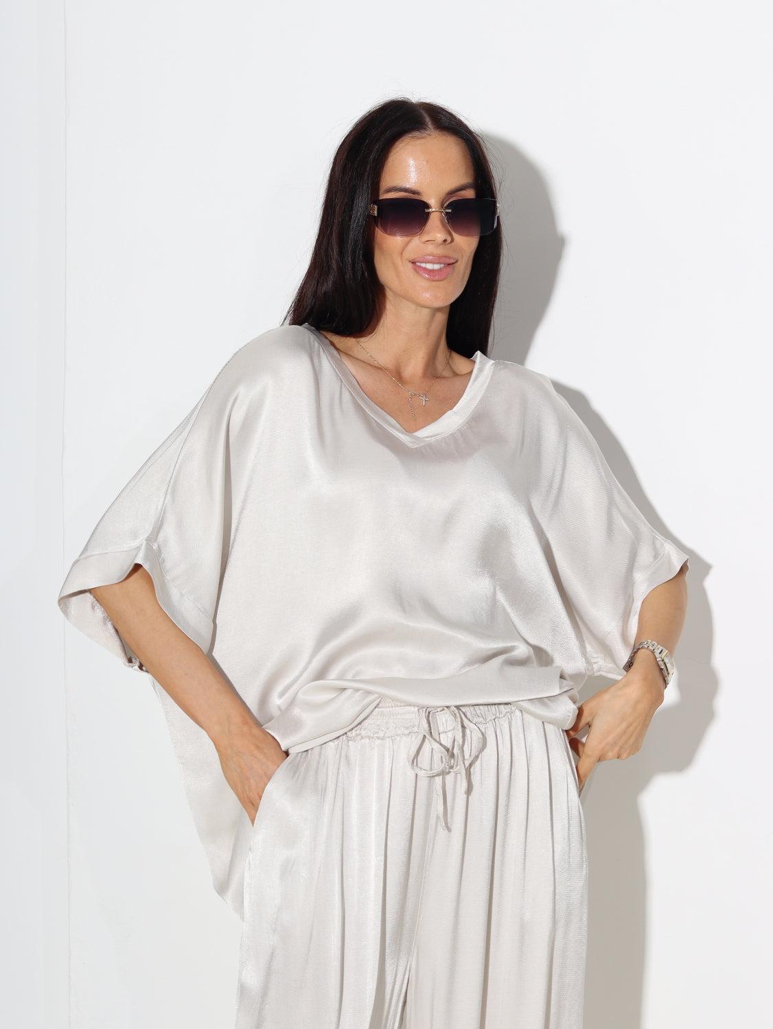 Balts viskozes komplekts( tops+bikses) - 15478