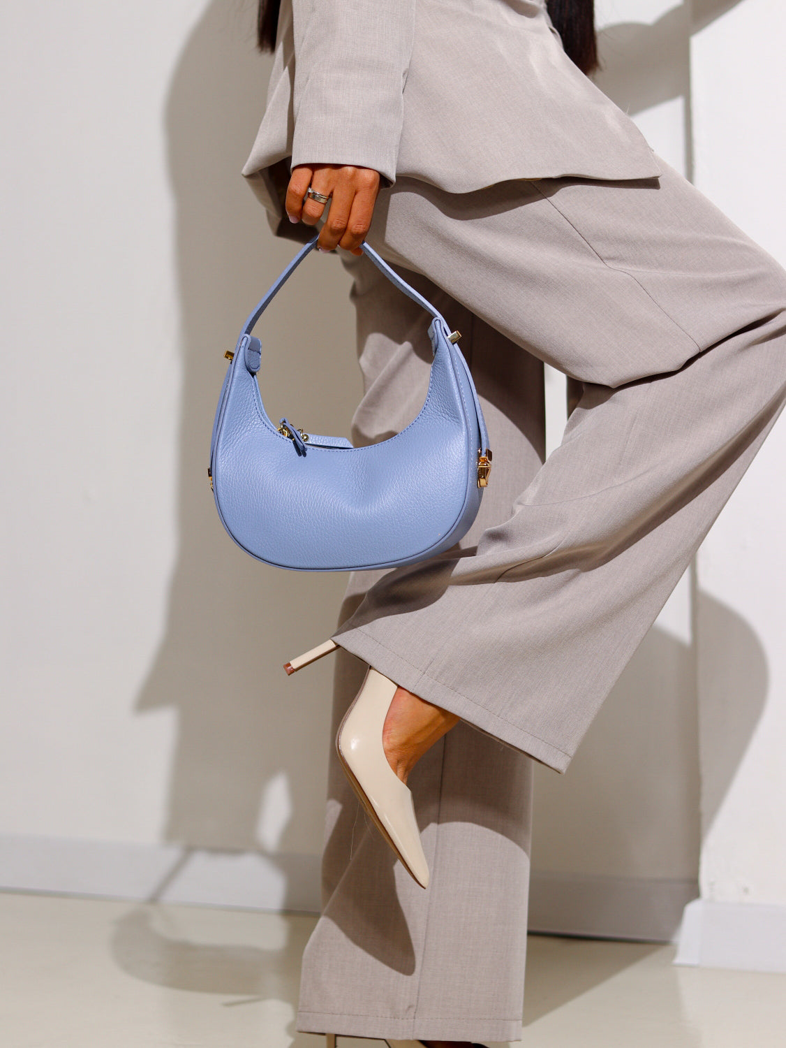 Zila ādas, maza rokassoma - 14186