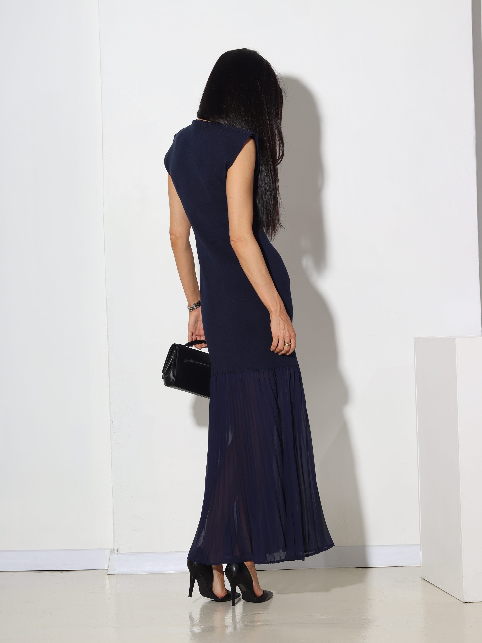 Tumši zila  kleita ar flisētu apakšu - 15907